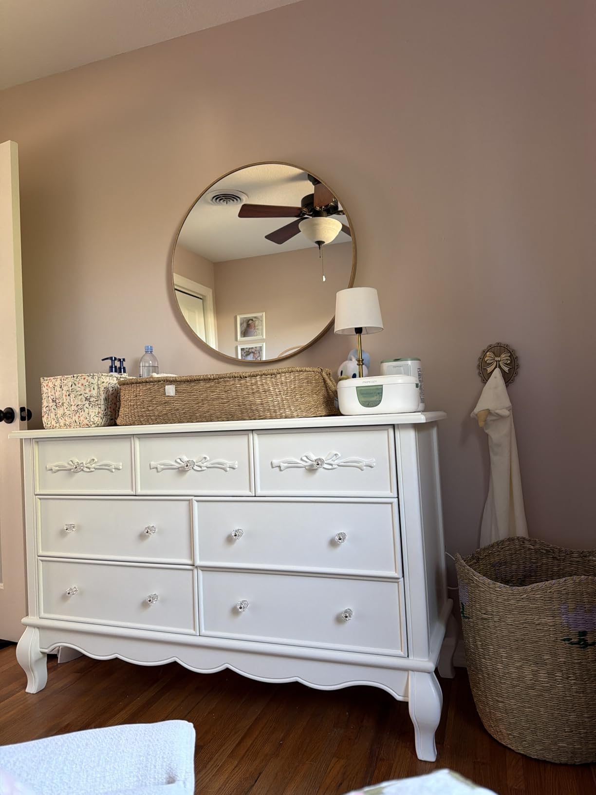 Evolur Aurora 7-Drawer Nursery Dresser - Ivory Lace | Assembled Double Dresser with Crystal Knobs, Queen Anne Legs, Large Storage for Baby Essentials customer photo 2