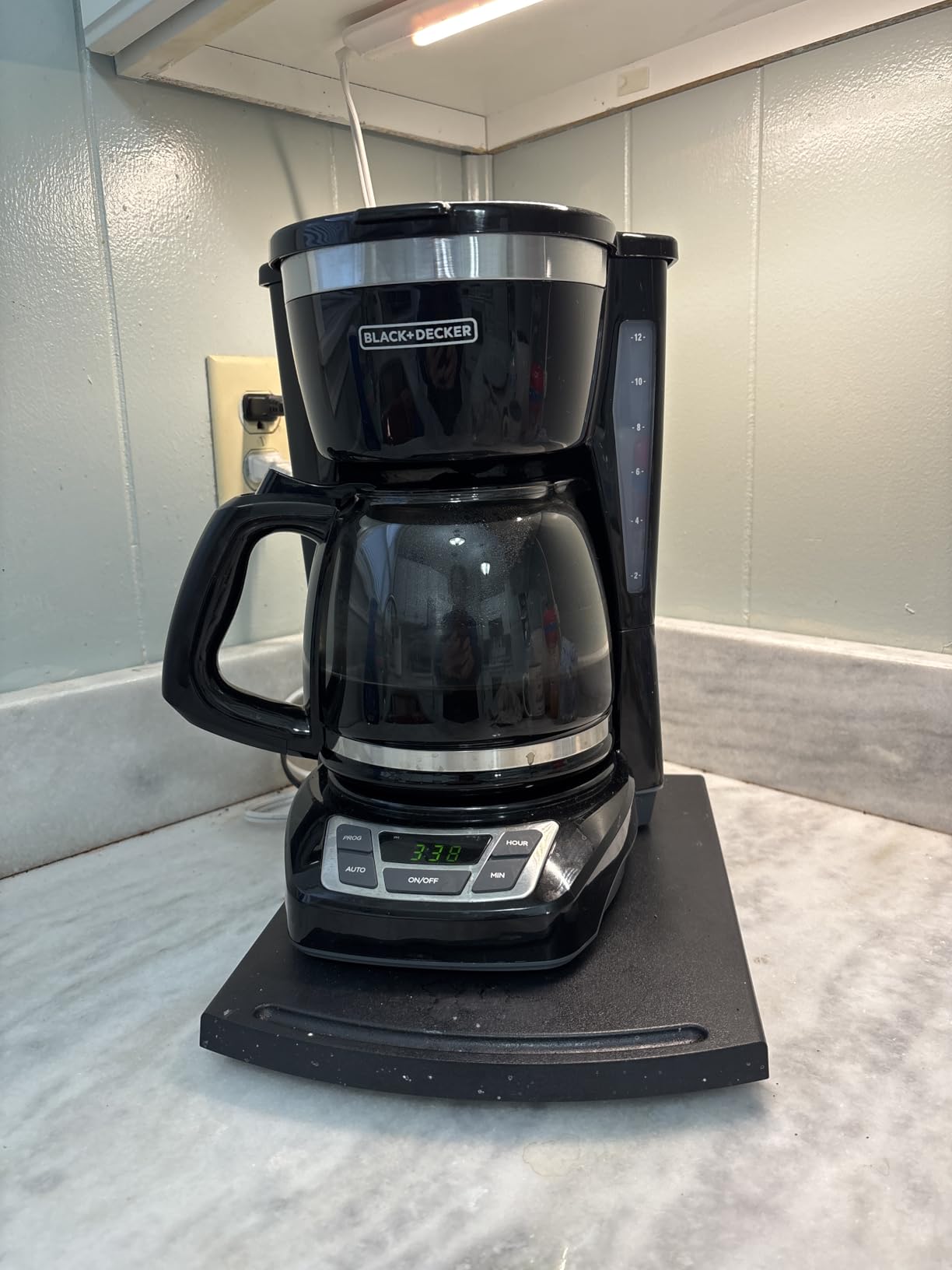 BLACK+DECKER 12-Cup Digital Coffee Maker, Programmable, Washable Basket Filter, Sneak-A-Cup, Auto Brew, Water Window, Keep Hot Plate, Black customer photo 2