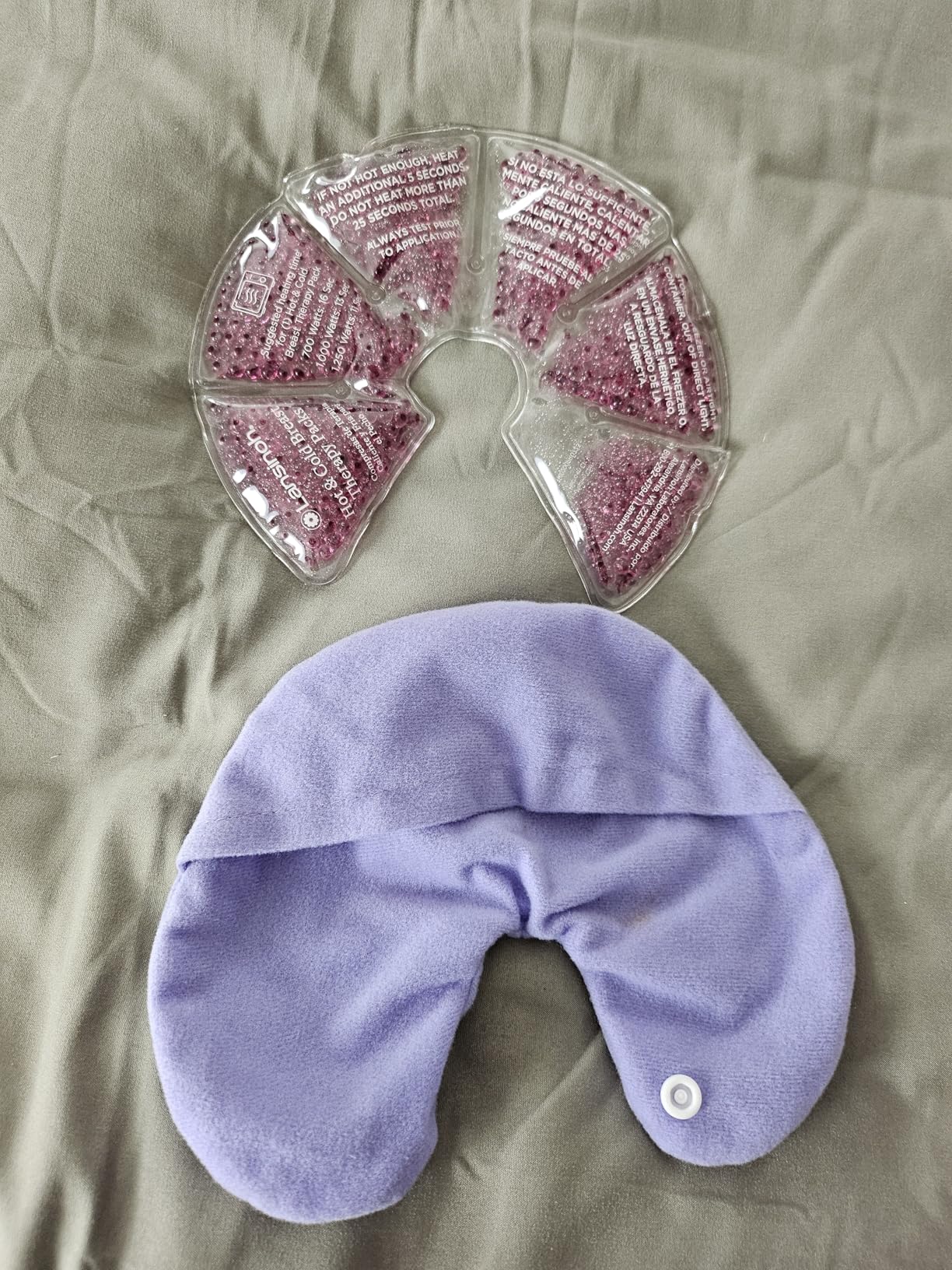 Lansinoh Breast Therapy Packs, Hot and Cold Breast-Pads with 2 Soft Covers, Postpartum Essentials for Nipple Pain Relief, Mastitis, Engorgement, Support for Breastfeeding, Pumping Aid, 2 Pack customer photo 1