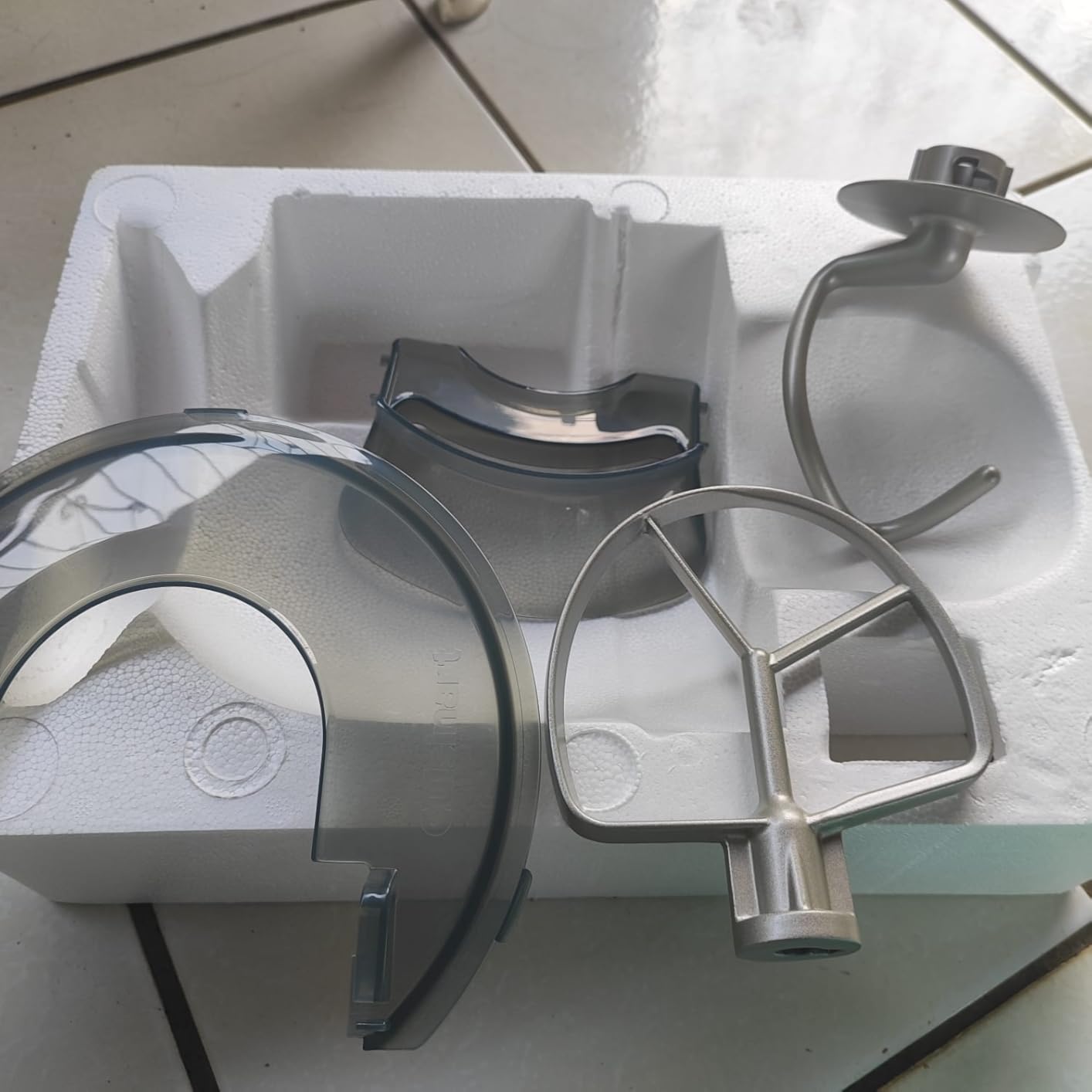 Cuisinart Stand Mixer, 12 Speeds, 5.5-Quart Mixing Bowl, Chef's Whisk, Flat Mixing Paddle, Dough Hook, and Splash Guard with Pour Spout, Silver Lining, SM-50BCNAS customer photo 2