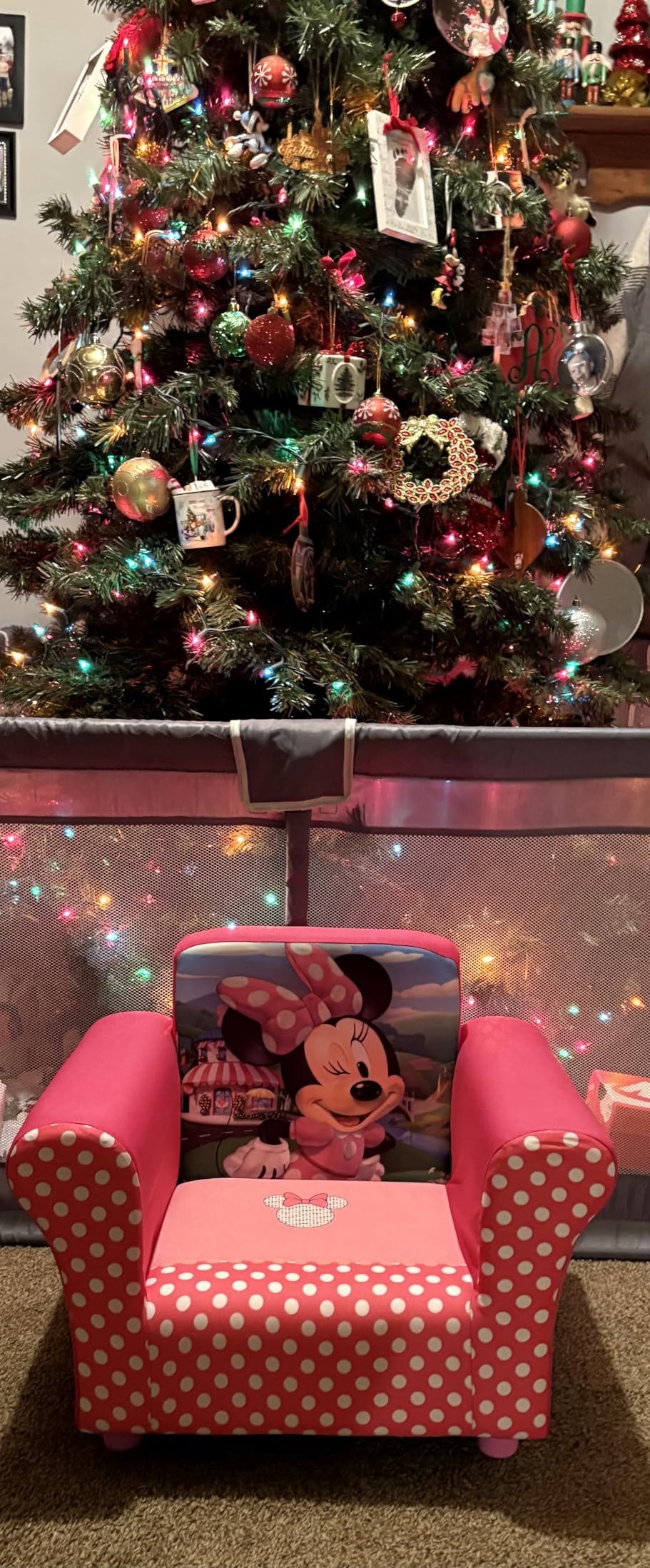 Delta Children Upholstered Chair, Disney Minnie Mouse customer photo 2