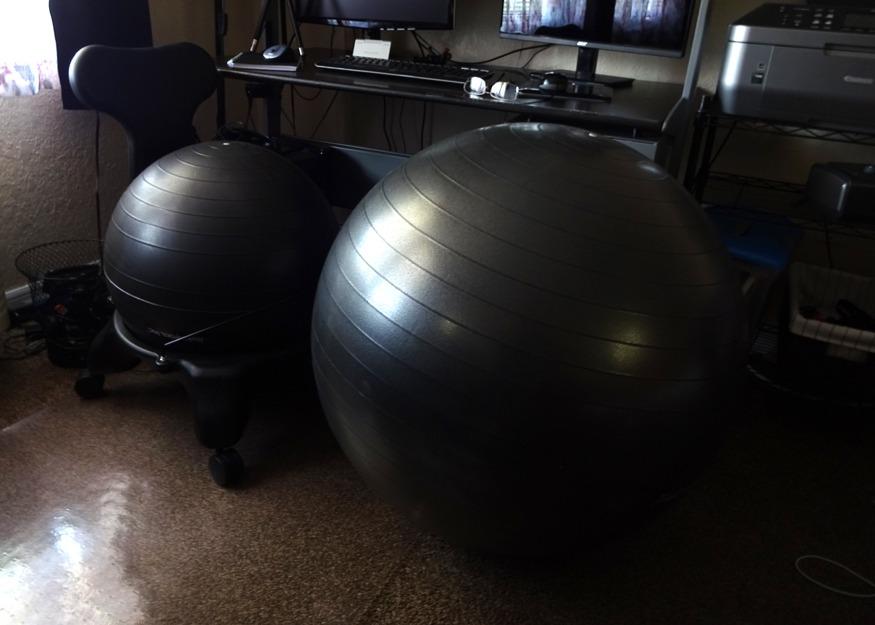SmarterLife Exercise Ball Yoga Ball for Fitness, Balance, Stability, or Pregnancy, Gym Ball for Core Workout, Physical Therapy, Yoga Ball Chair for Office, Anti-Slip Anti-Burst customer photo 2