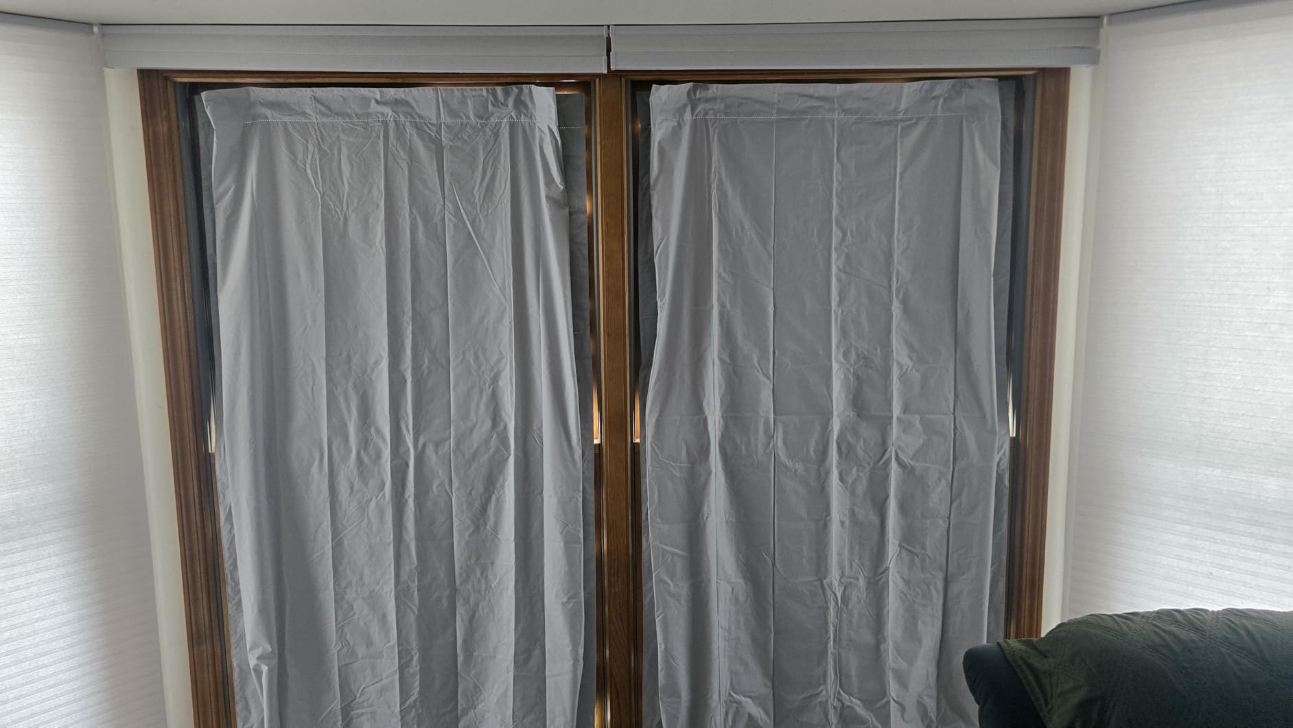 Amazon Basics Portable Room Darkening Blackout Curtain Shade with Suction Cups, Noise Reduction, 50