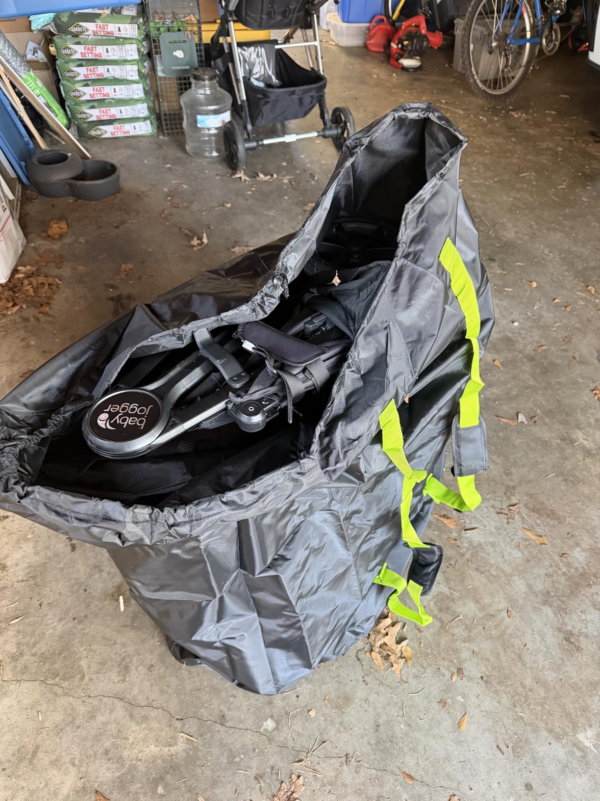 V VOLKGO Super Extra Large Stroller Bag for Airplane with Padded Backpack Shoulder Straps, Double Stroller Cover for Air Travel, Jogger & Carrier - Fits All, Gate Check Bag, Waterproof Travel Cover customer photo 1
