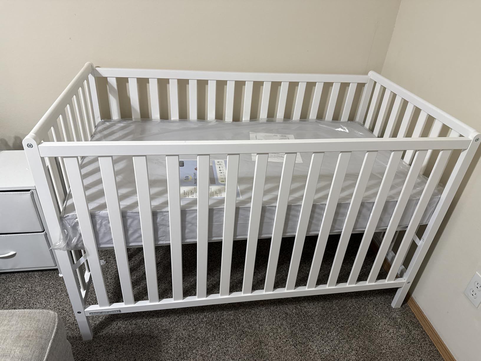 Delta Children Heartland 4-in-1 Convertible Crib - Greenguard Gold Certified, Grey customer photo 2