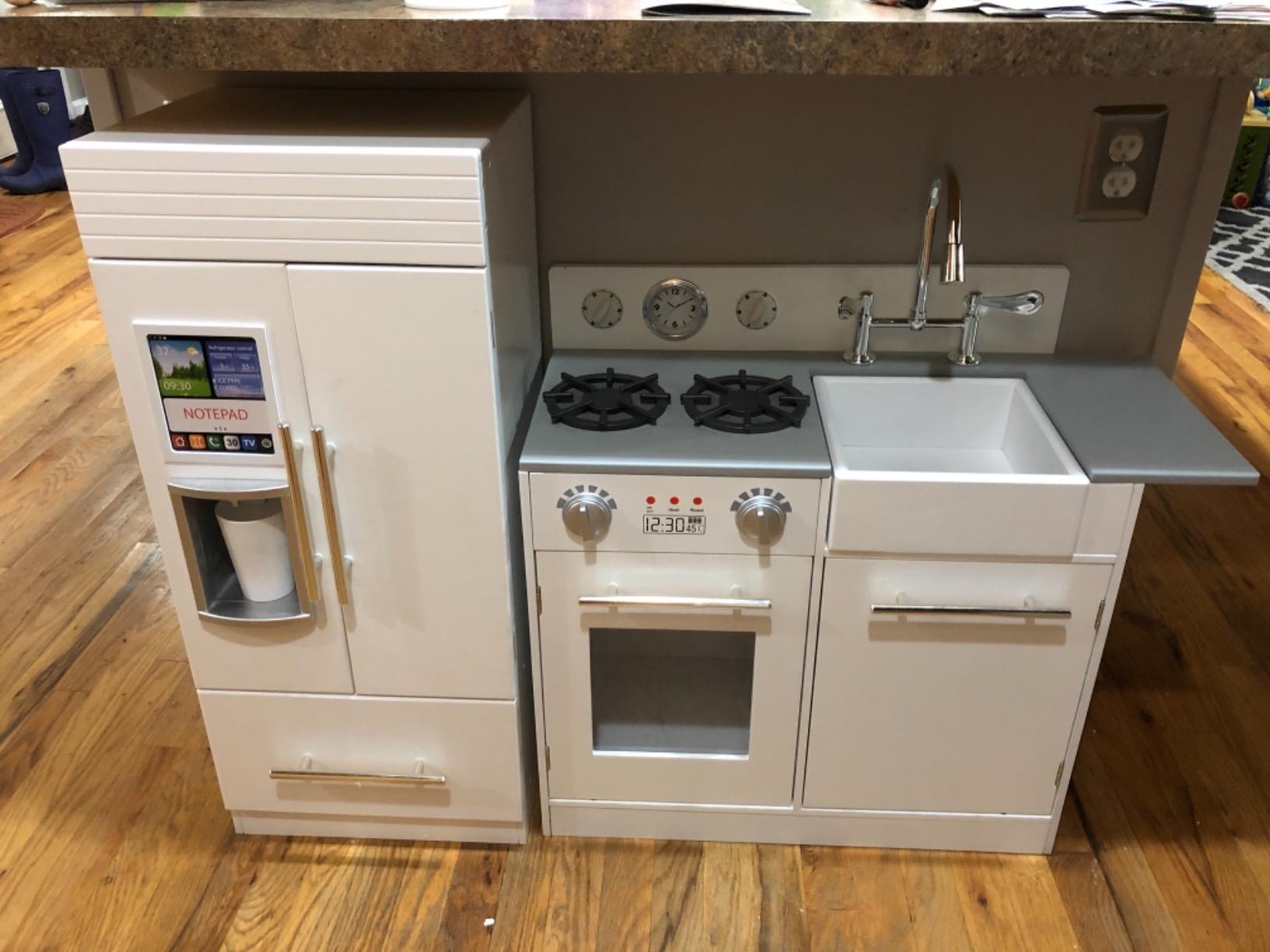 Teamson Kids Little Chef Charlotte Modern Modular Interactive Wooden Play Kitchen with Refrigerator, Stove and Sink in White with Gold Finishes customer photo 2