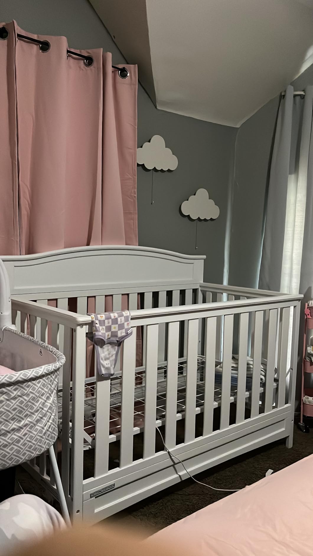 Delta Children Emery 4-in-1 Convertible Baby Crib, Grey customer photo 1