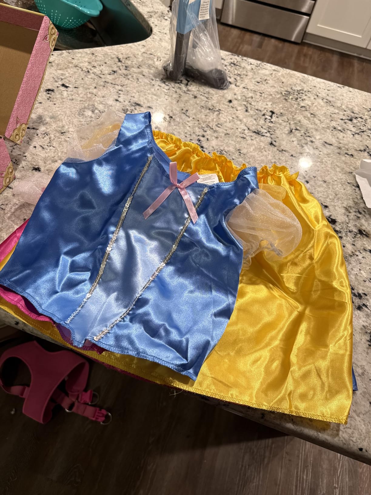Disney Princess Dress Up Trunk Deluxe 21 Piece Officially Licensed [Amazon Exclusive] customer photo 1