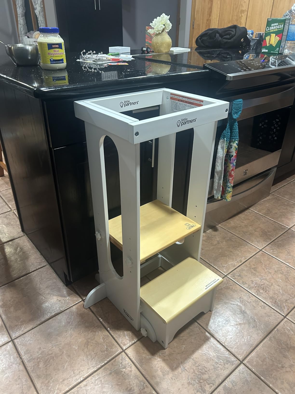 Little Partners Foldable Toddler Tower, Learning Tower Explore 'N Store Montessori Standing Kitchen Tower with Folding Step Stool Platform for Cooking and Learning, Ages 2+ (Soft White) customer photo 2