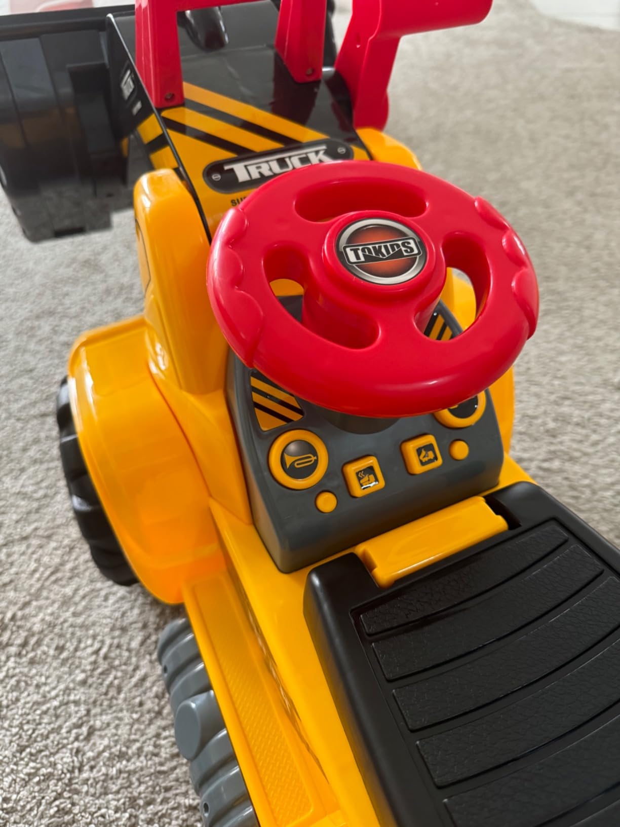 Costzon Ride on Excavator, Ride on Construction Vehicles w/Helmet, 3 Toy Stones, Realistic Sound, Adjustable Bucket & Under Seat Storage, Bulldozer Ride on Toy Gift for Kids Boys & Girls customer photo 2