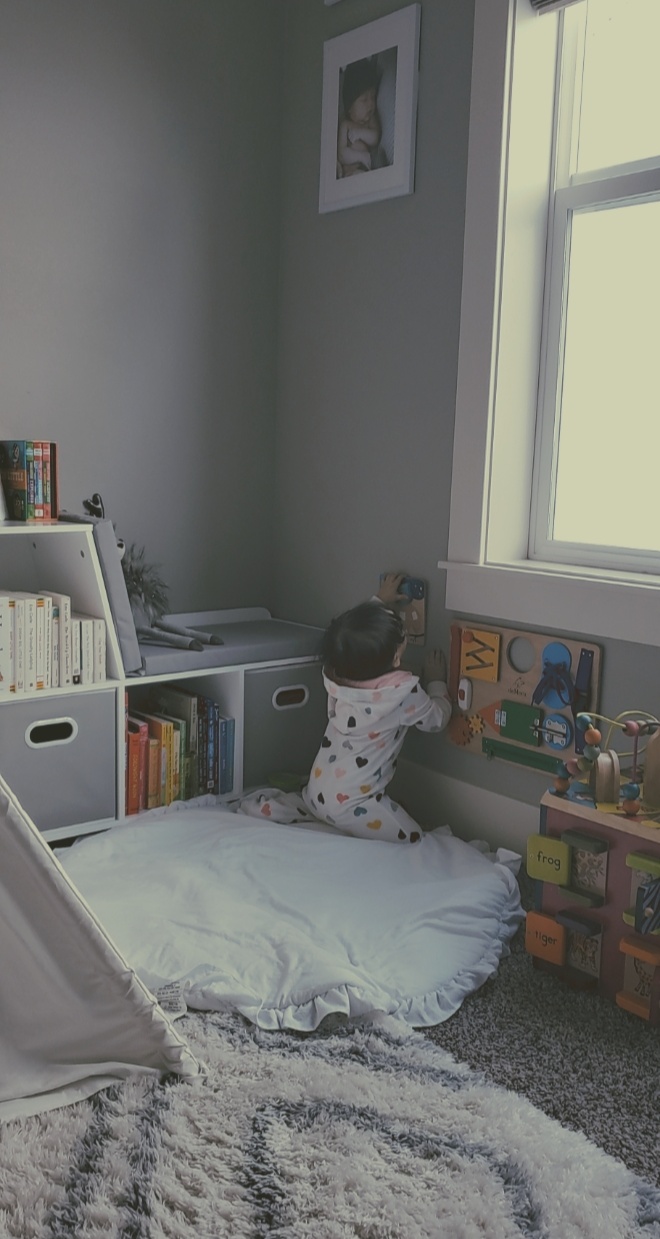 RiverRidge Kids Reading Nook and White Cubby Storage Bench with Comfy Cushioned Seat and Cubbies Toy Organizer, White customer photo 2