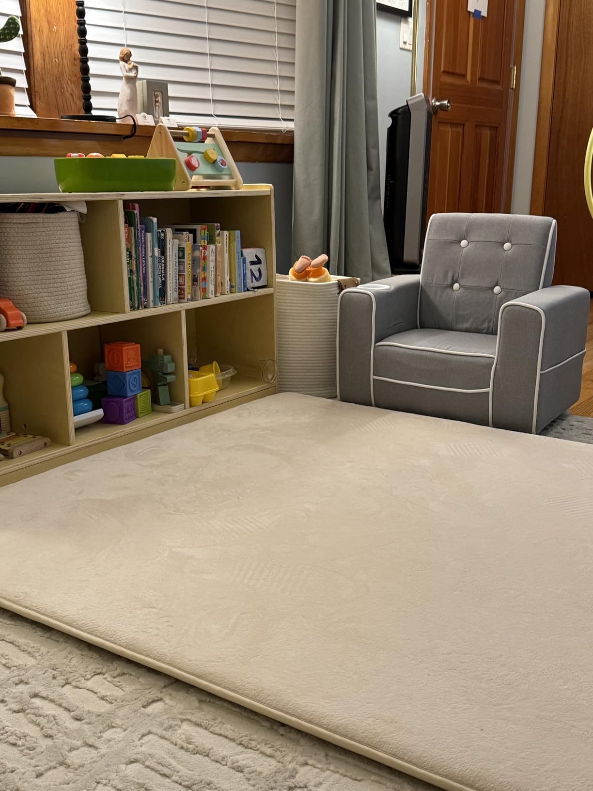 Delta Children Chelsea Kids Upholstered Chair with Cup Holder, Soft Grey customer photo 1