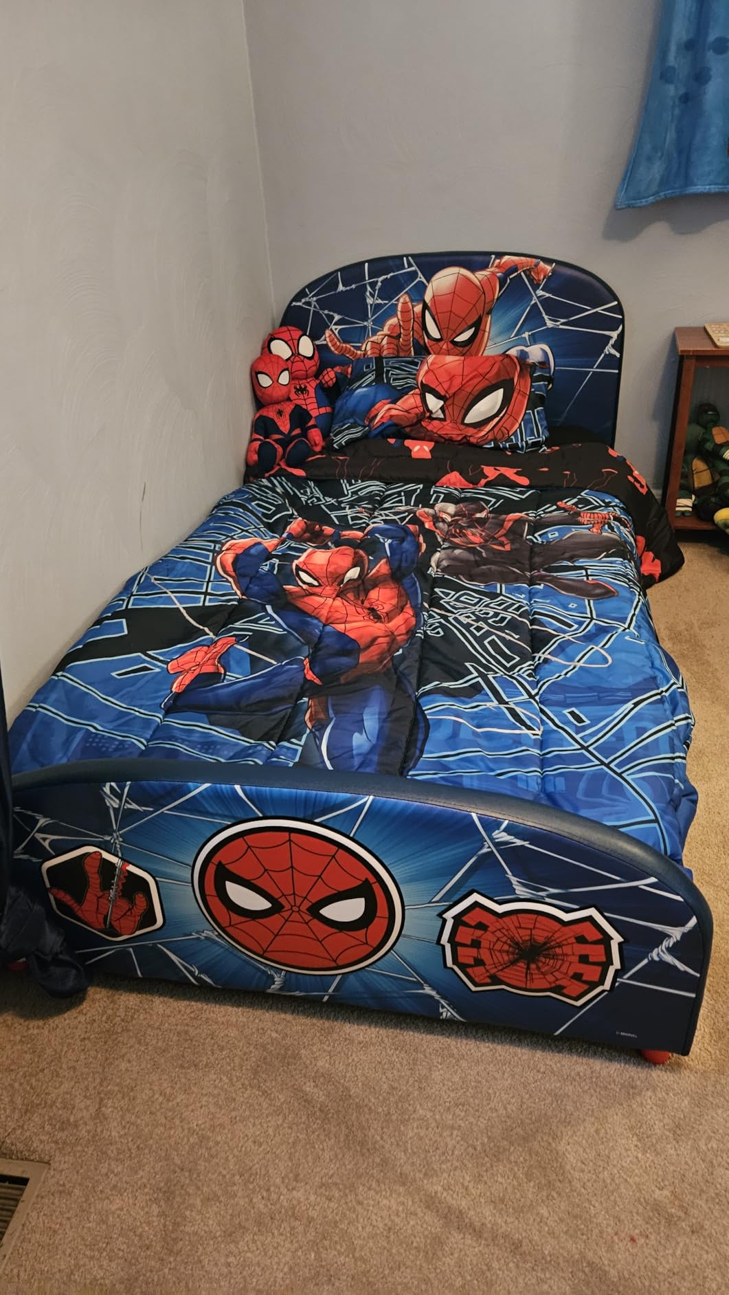 Delta Children Upholstered Twin Bed, Marvel Spider Man customer photo 1