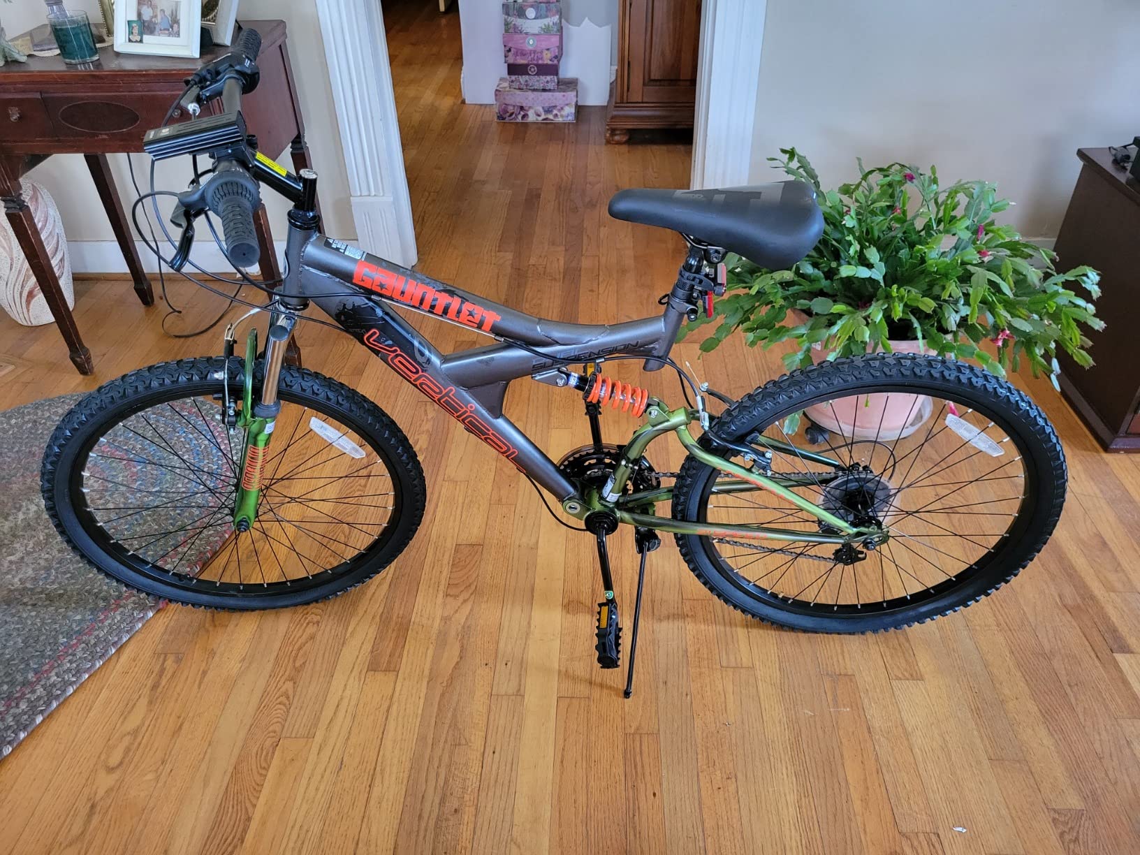 Dynacraft Vertical Gauntlet 24 Inch Bike, Teenager Bicycle Age 13-17, Mountain Bike with 21 Speed Shimano Gear Shifters, Full Suspension customer photo 1