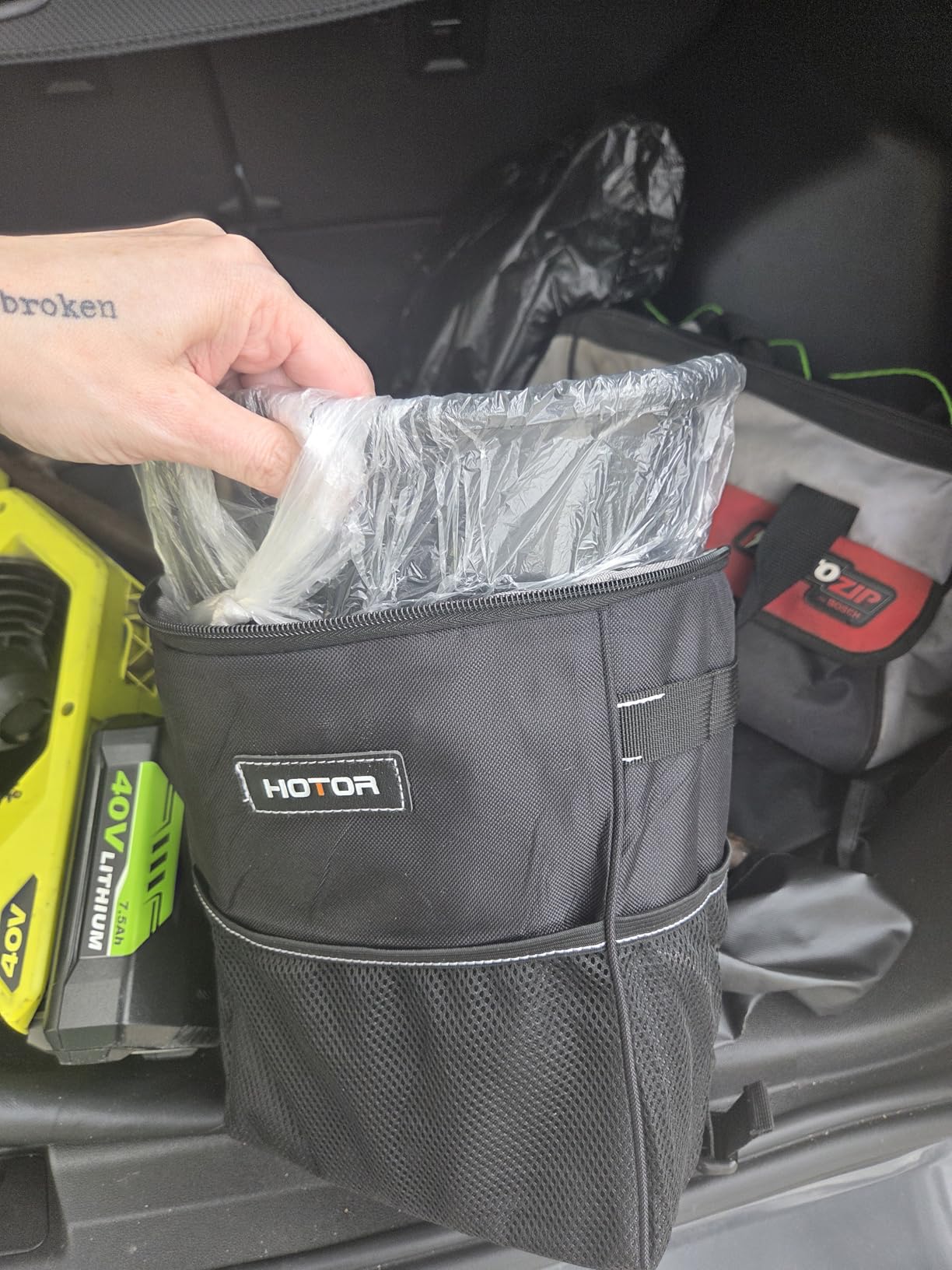 HOTOR Car Trash Can with Lid and Storage Pockets - 100% Leak-Proof Organizer, Waterproof Garbage Can, Multipurpose Trash Bin for Car, 2 Gallons, Black customer photo 2