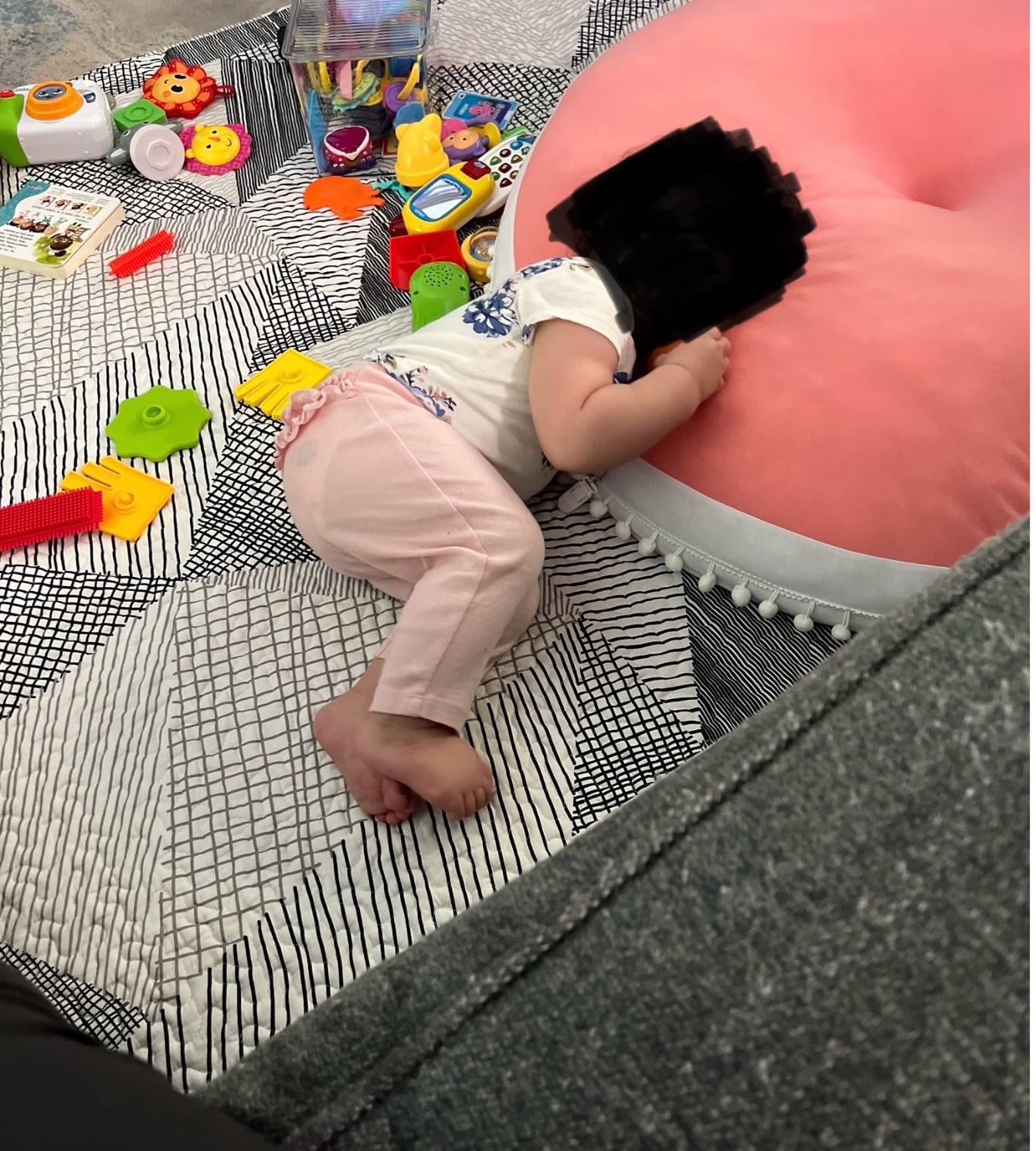 Large Floor Pillow Kids Round Floor Cushion Seating, 35 inches Big Circle Pillow, Round Pillows Seating for Children, Oversized Mat for Reading Nook Teepee Playroom Nursery Canopy Pink customer photo 1