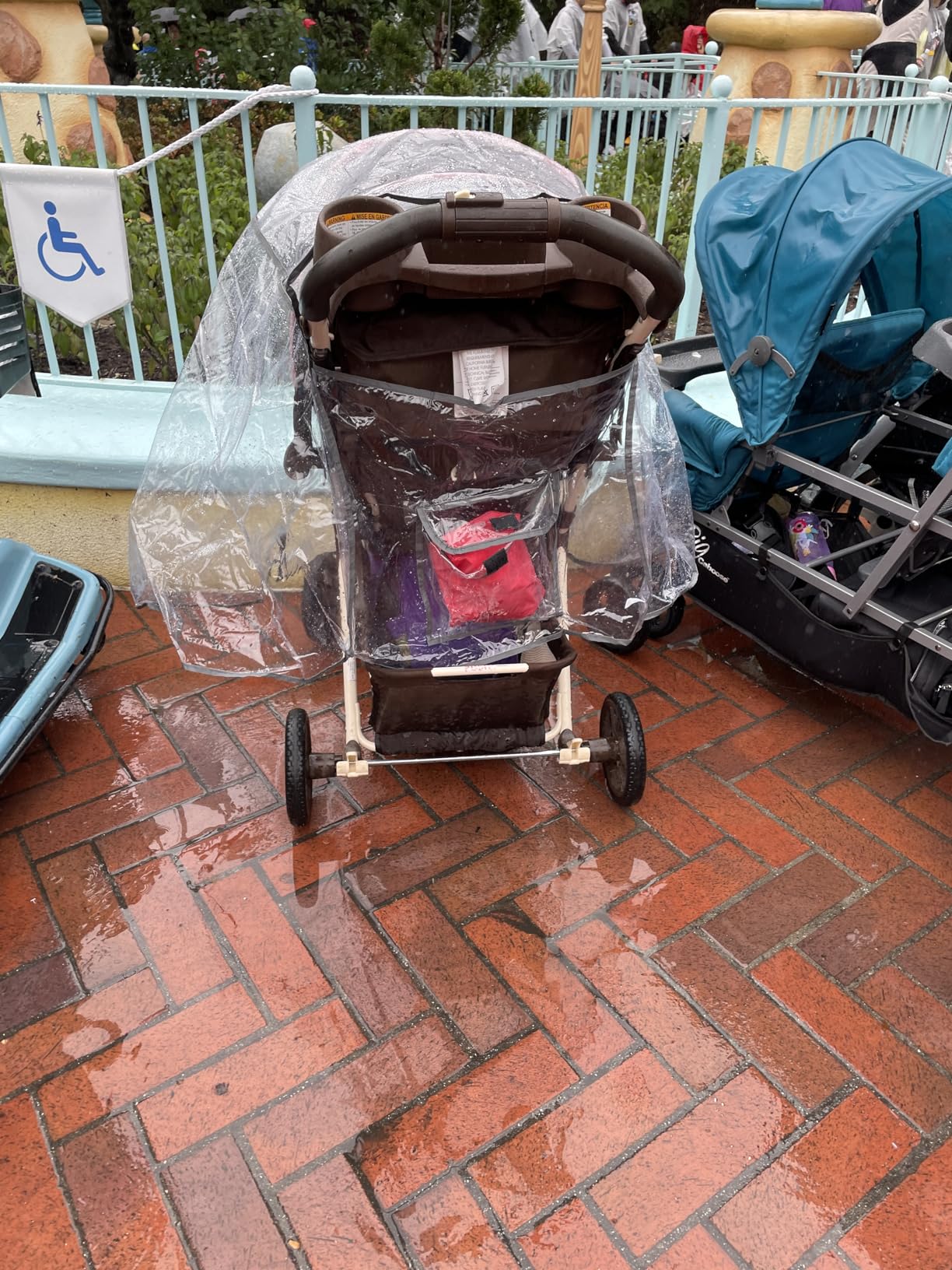 Graco Travel System Weather Shield, Baby Rain Cover, Universal Size to fit Most Travel Systems, Waterproof, Windproof, Ventilation, Sun Protection, Shade, Umbrella, Pram, Vinyl, Plastic, Clear customer photo 1