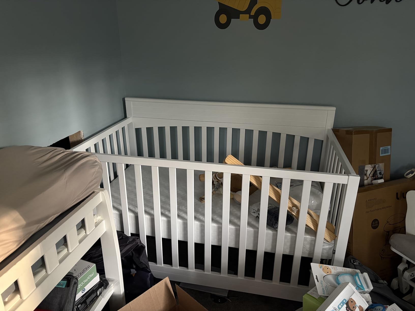 Oxford Baby Harper 4-in-1 Convertible Crib, Snow White, GreenGuard Gold Certified customer photo 2