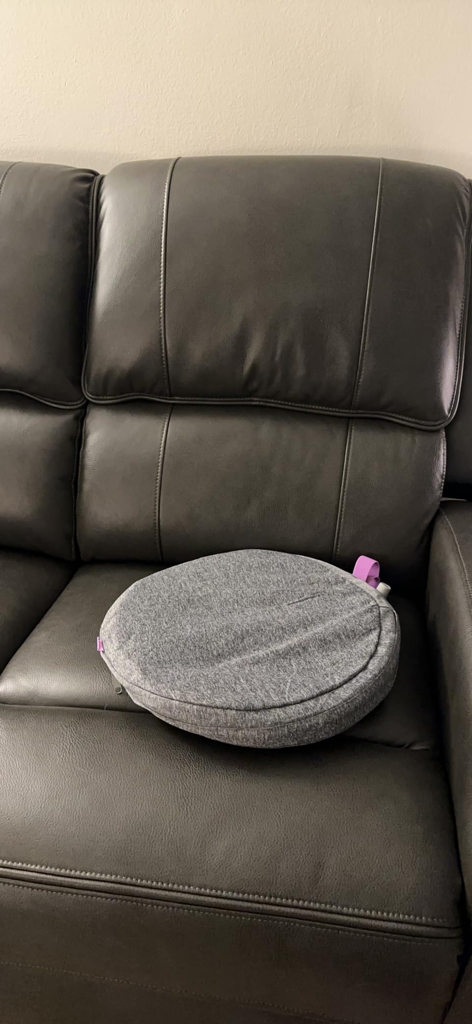 Frida Mom Donut Pillow Perineal Comfort Cushion with Cold Pack for Pain Relief, Postpartum Essentials customer photo 1