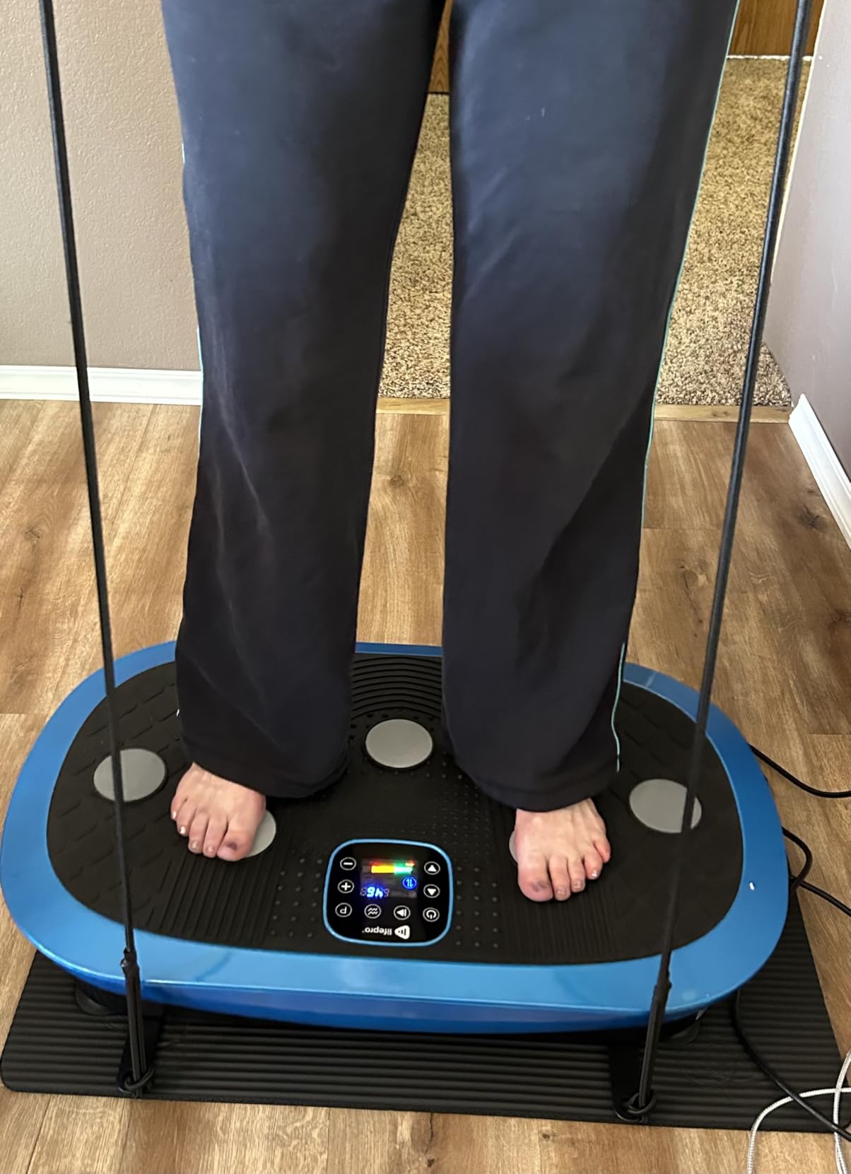 Lifepro 4D Vibration Plate Exercise Machine - Triple Motor, 7 Presets, 60 Speeds Rumblex Plus/Pro Vibrating Platform with Wrist Remote customer photo 1