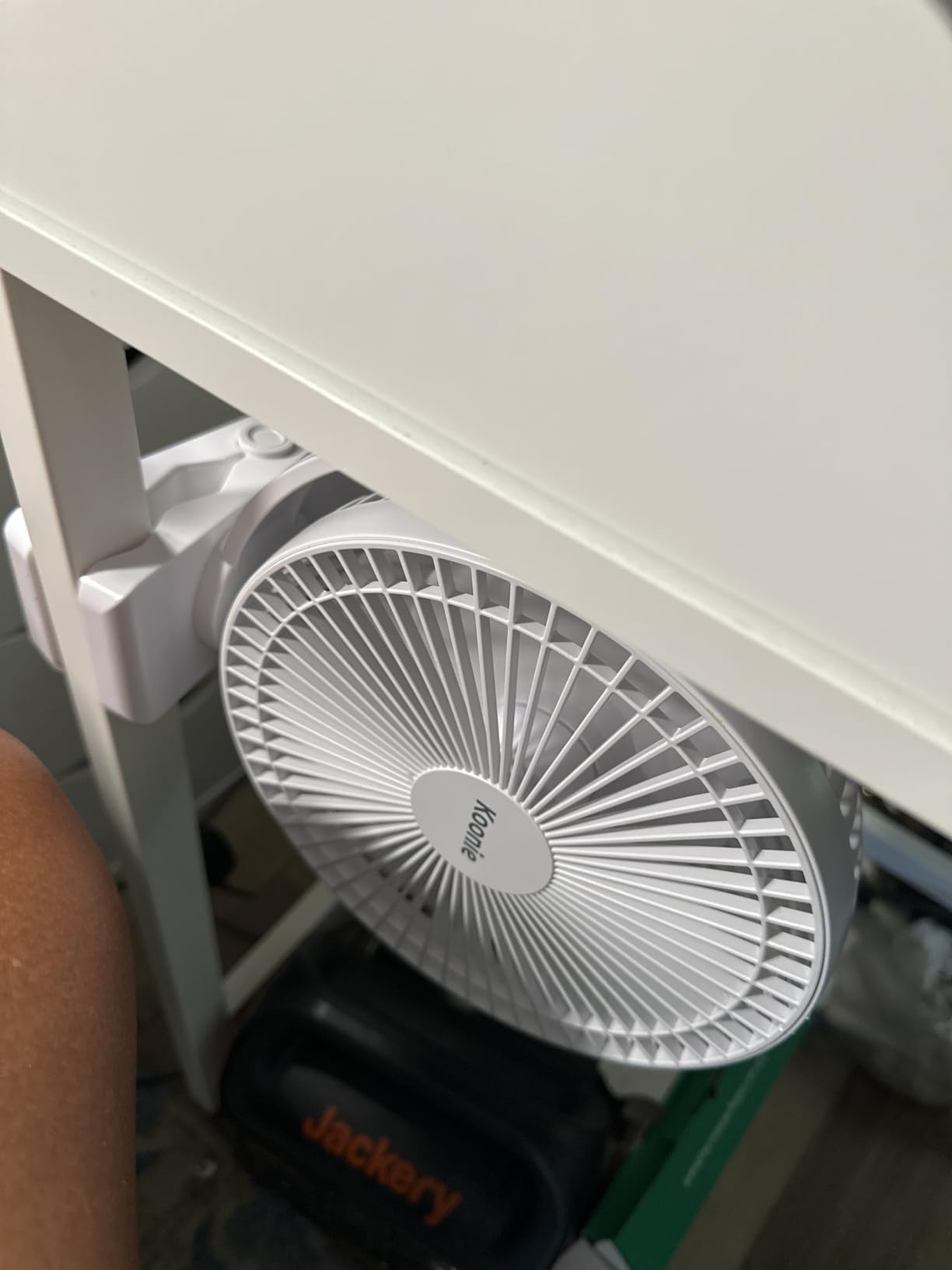 Koonie 10000mAh Clip on Fan Rechargeable, 8-Inch Battery Operated Desk Fan, USB Fan, 4 Speeds, Strong Airflow, Sturdy Clamp for Golf Cart Office Desk Outdoor Travel Camping Tent Gym Treadmill,Black customer photo 2