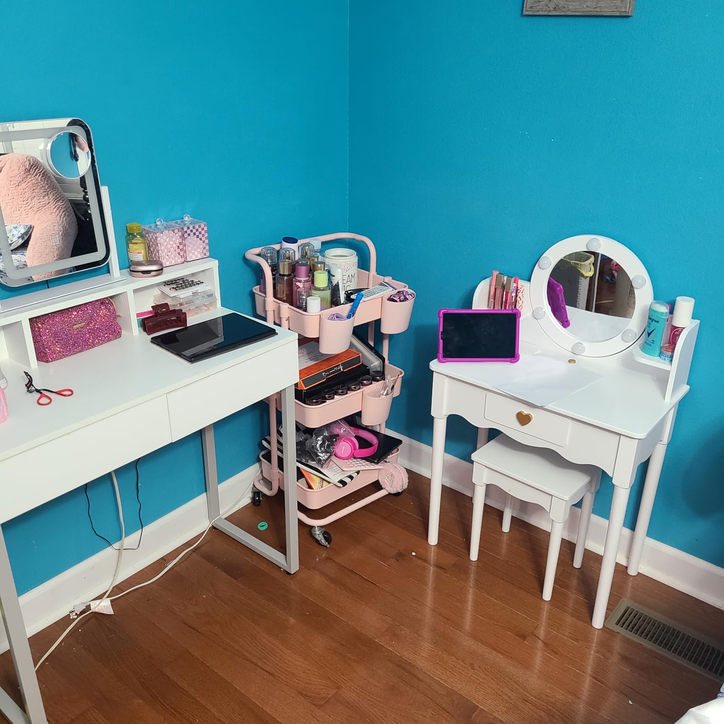 UTEX Kids Vanity Set with Mirror and Stool, Kids Make Up Vanity Desk with Mirror for Little Girls, Children Makeup Dressing Table with Drawer, Pink customer photo 1
