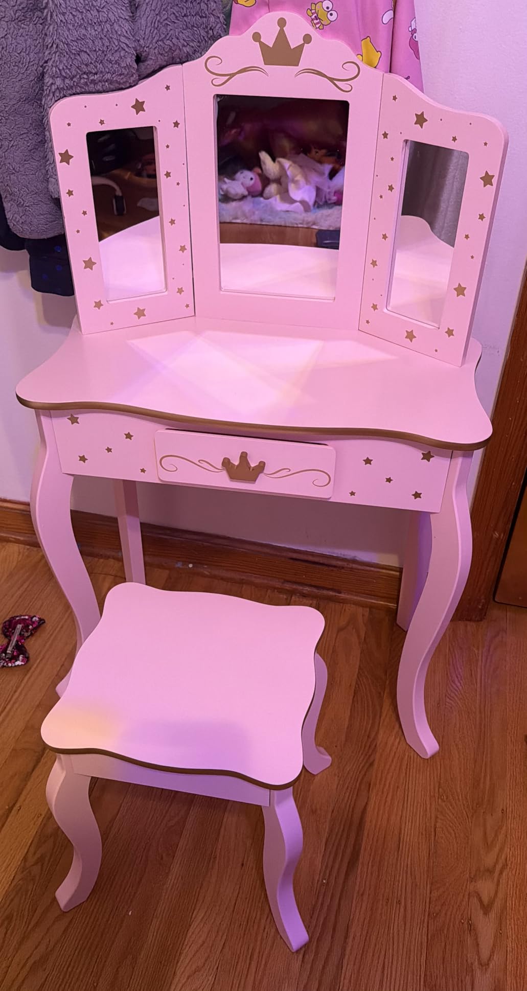 UTEX Kids Vanity Set with Mirror and Stool, Kids Make Up Vanity Desk with Mirror for Little Girls, Children Makeup Dressing Table with Drawer, Pink customer photo 2