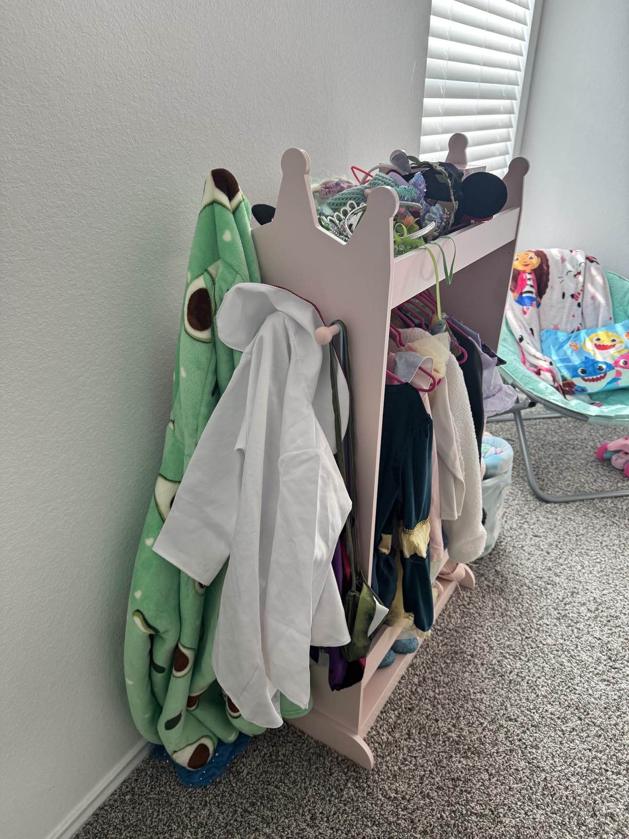 UTEX Kids Dress Up Storage with Mirror, Costume Wardrobe for Kids, Open Hanging Armoire Closet, Pretend Storage Closet, Costume Storage Dresser (Pink) customer photo 1