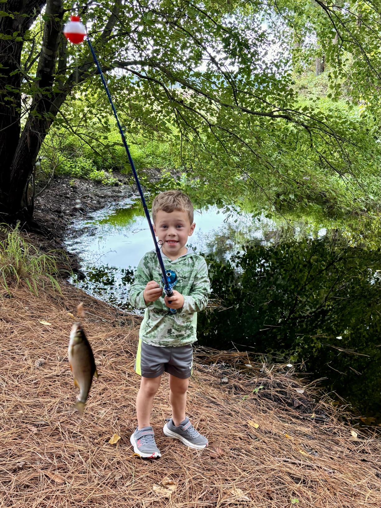 Lanaak Kids Fishing Pole, Kids Portable Telescopic Fishing Rod Set, Tackle Box and Fishing Net Combo Kit, Kids Fishing Gear for Boys and Girls Age 5-10 and Youth customer photo 2
