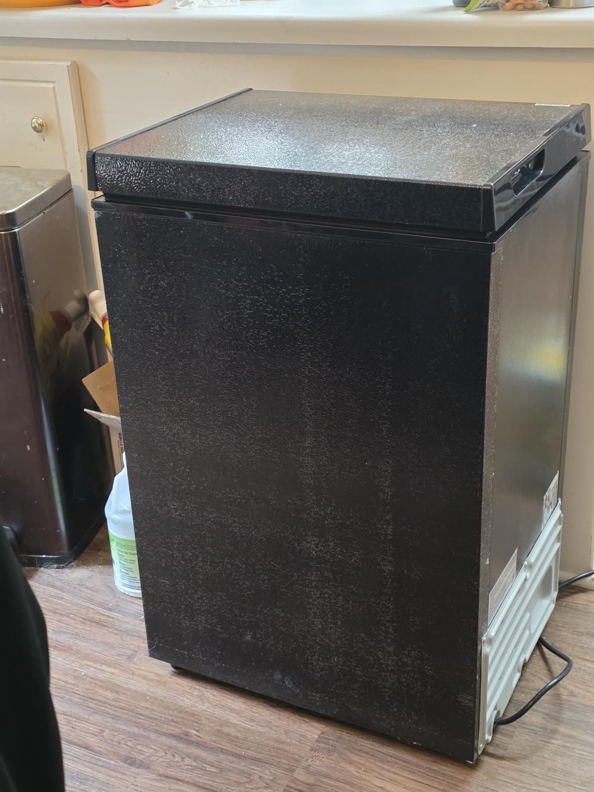 Kismile 7.0 Cubic Feet Chest Freezer with 3 Removable Basket, Free Standing Top Open Door Compact Deep Freezer with Adjustable Temperature for Home/Kitchen/Office/Garage/Bar, Black customer photo 1