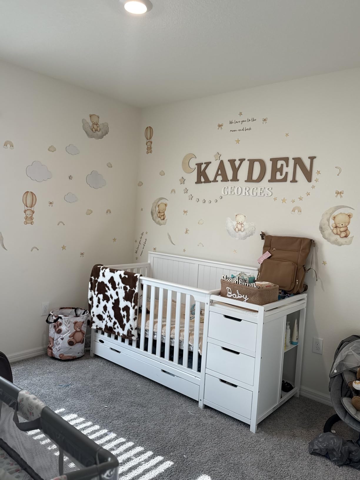 Graco Hadley 5-in-1 Convertible Crib & Changer - GREENGUARD Gold Certified, Fits Standard Crib Mattress, Converts to Toddler Bed and Full Bed, 4 Adjustable Mattress Heights (White) customer photo 1