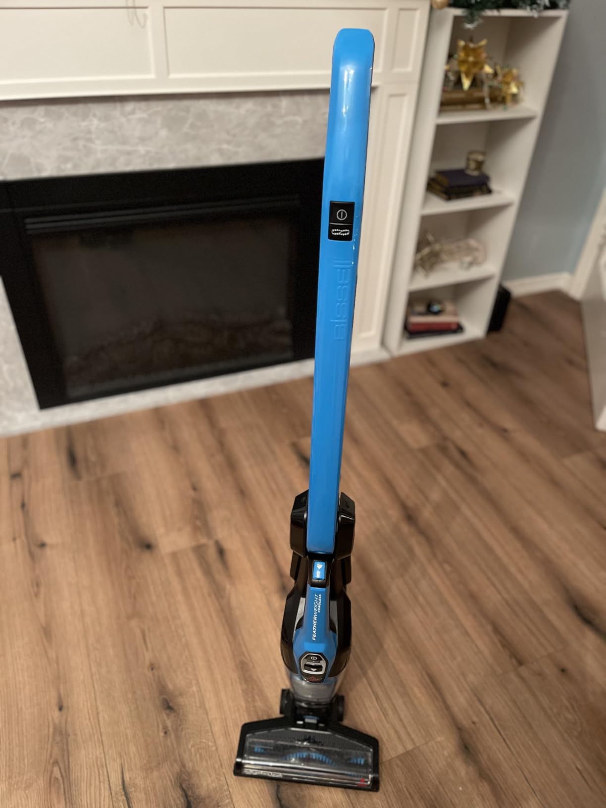 Bissell 3061 Featherweight Cordless Stick Vacuum, Self-Standing, Electric Blue & Black customer photo 1