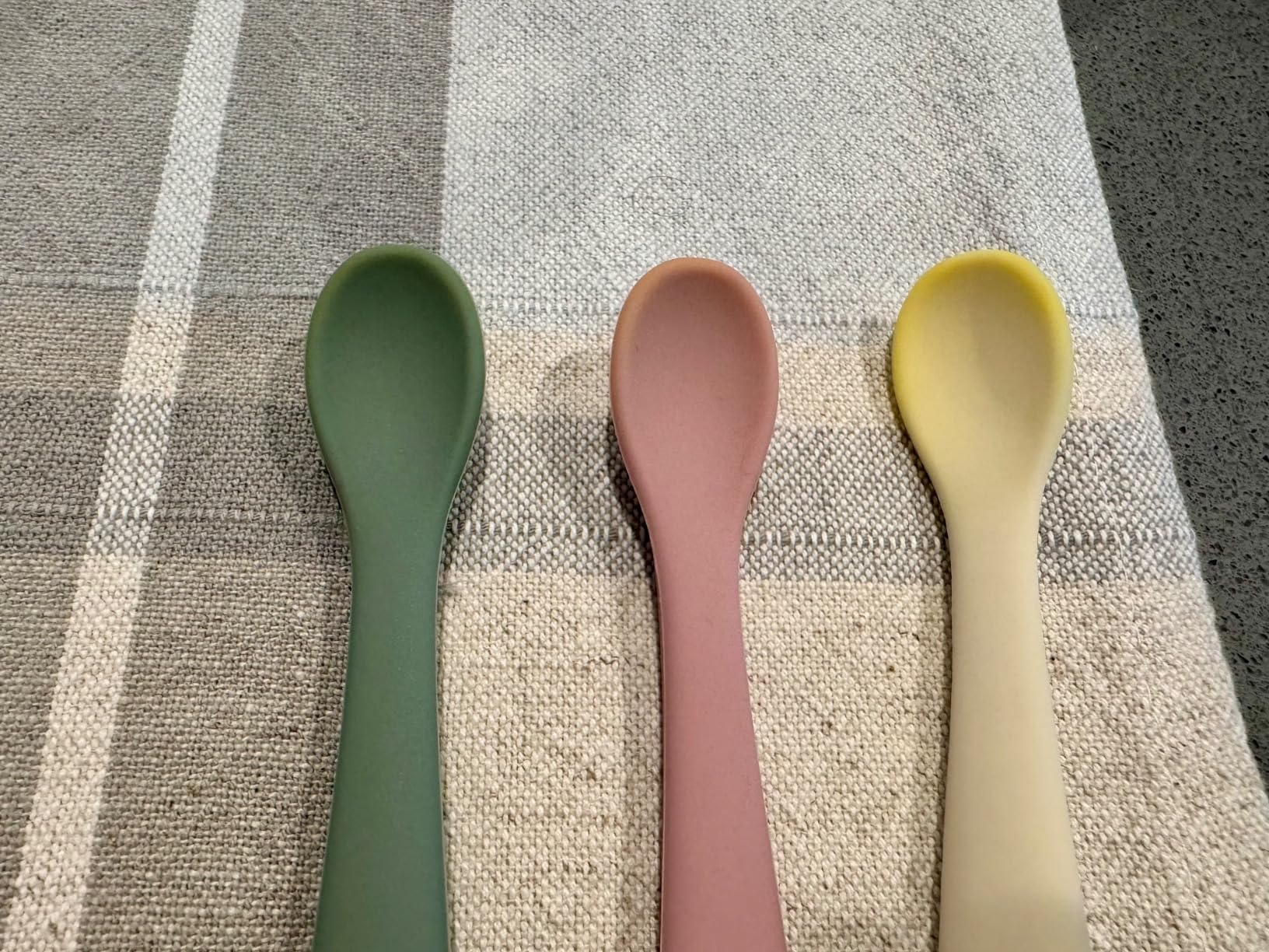 WeeSprout Silicone Baby Spoons - First Stage Infant Feeding Utensils With Soft-Tip, Bendable Kitchenware for Parent & Self-Feeding, Ultra-Durable, Dishwasher Safe, Travel Case, Set of 3 customer photo 1