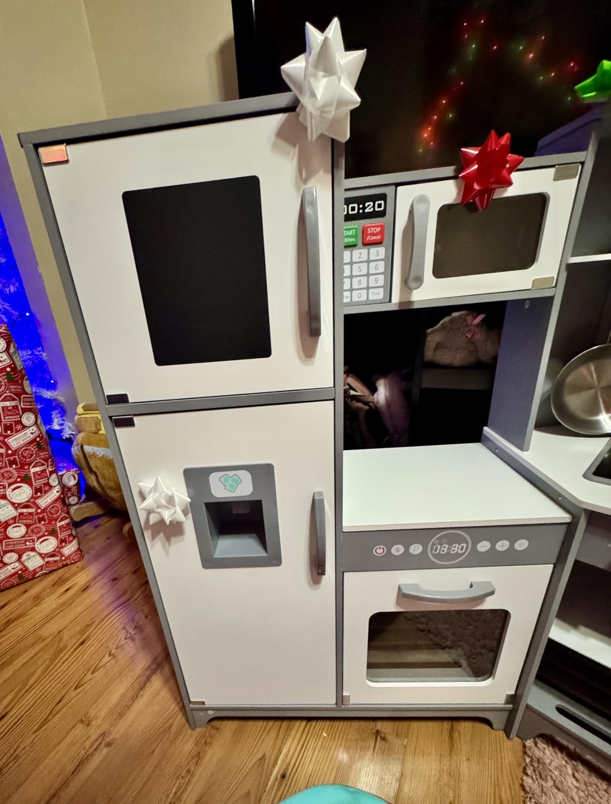 Amazon Basics Kids Corner Interactive Wooden Play Kitchen Set, Stove, Oven, Sink, Fridge and Accessories for Toddlers, Espresso/Gray customer photo 1