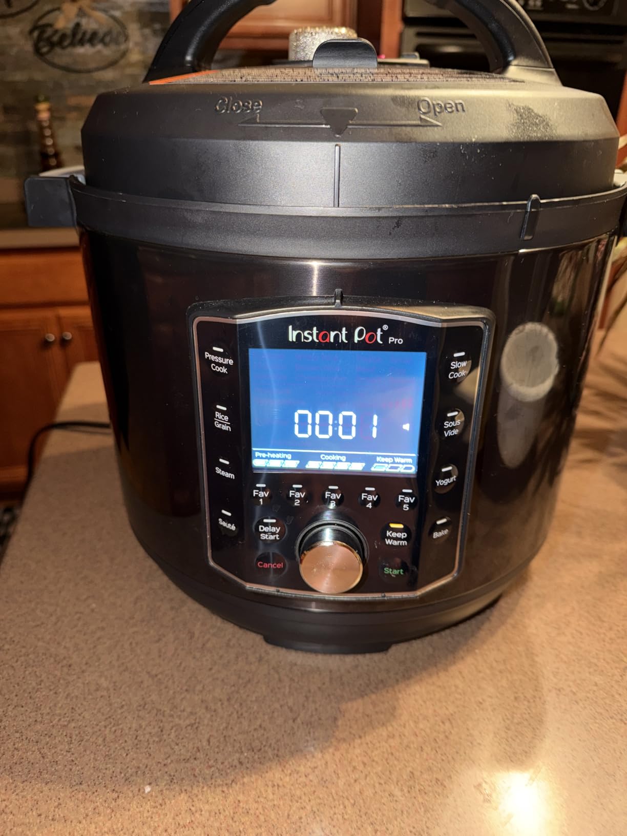 Instant Pot Pro (8 QT) 10-in-1 Pressure Cooker, Slow Cooker, Rice/Grain Cooker, Steamer, Sauté, Sous Vide, Yogurt Maker, Sterilizer, and Warmer, Includes App with Over 800 Recipes, Black customer photo 2