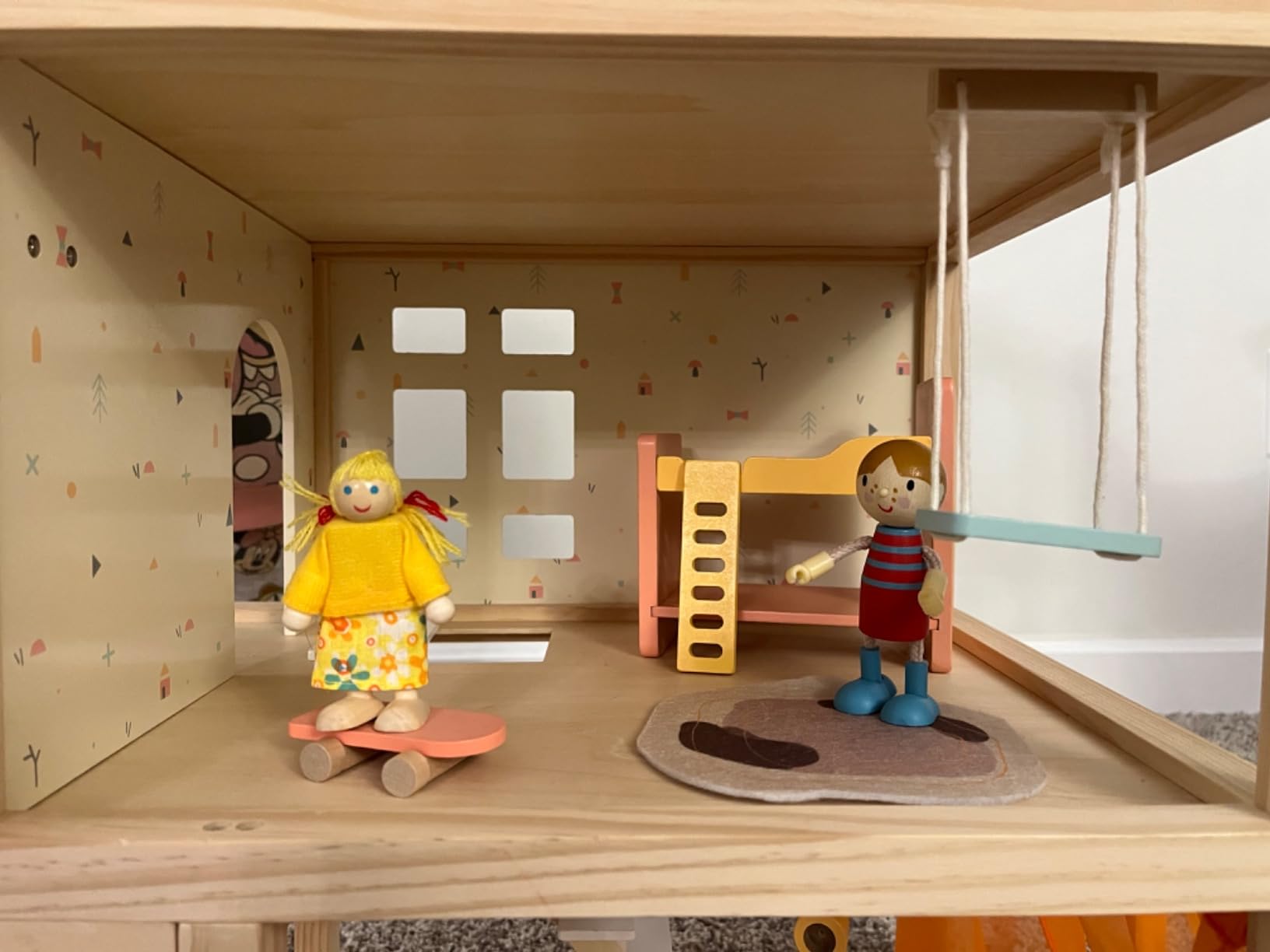 Giant bean Large Pink Wooden Dollhouse with Furniture for Girls with Doorbell, Light, Elevator, 6 Rooms 2.6ft High, 15 Pcs Furniture & 3 Dolls, Kids Playhouse Toy for Girls 3-7+, 31.5