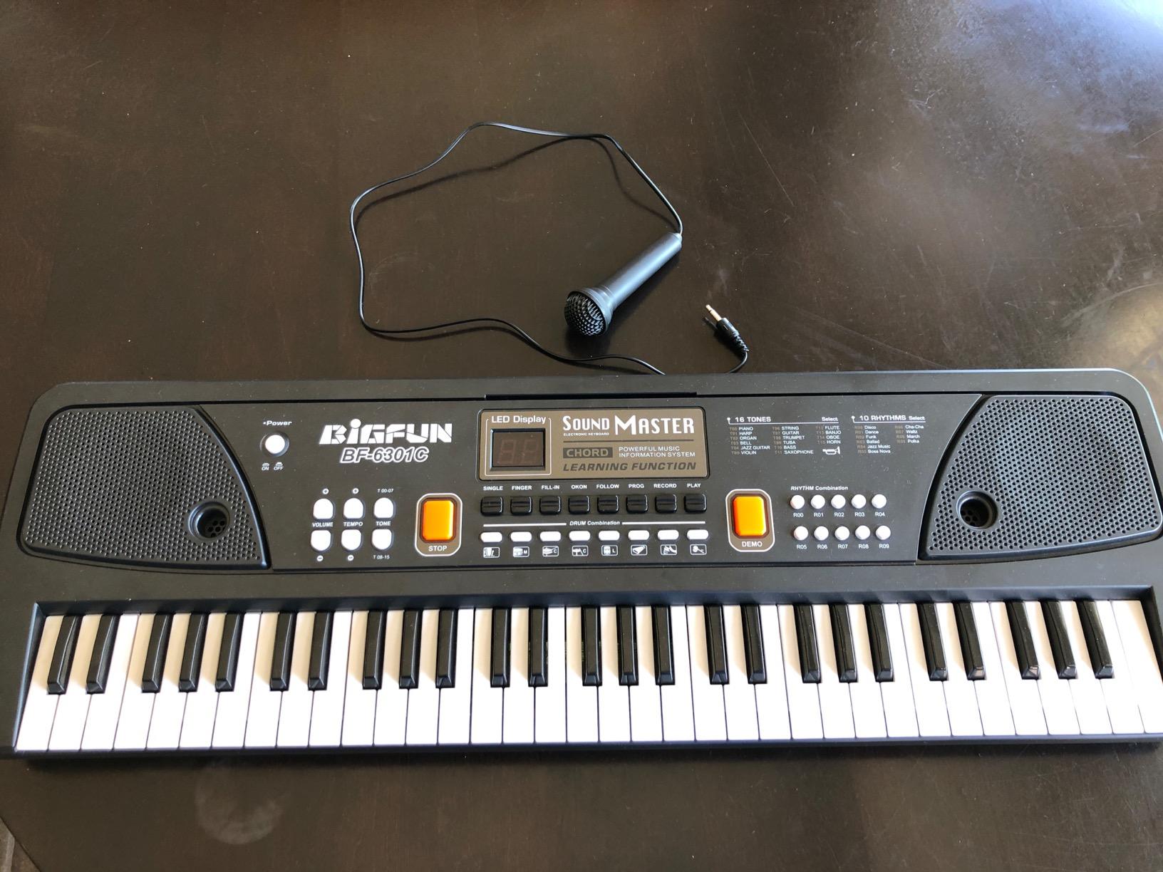M SANMERSEN Kids Piano, 61-Key Electronic Piano Keyboard with Microphone, Music Educational Instrument Toy for Beginners Ages 3-12 customer photo 2