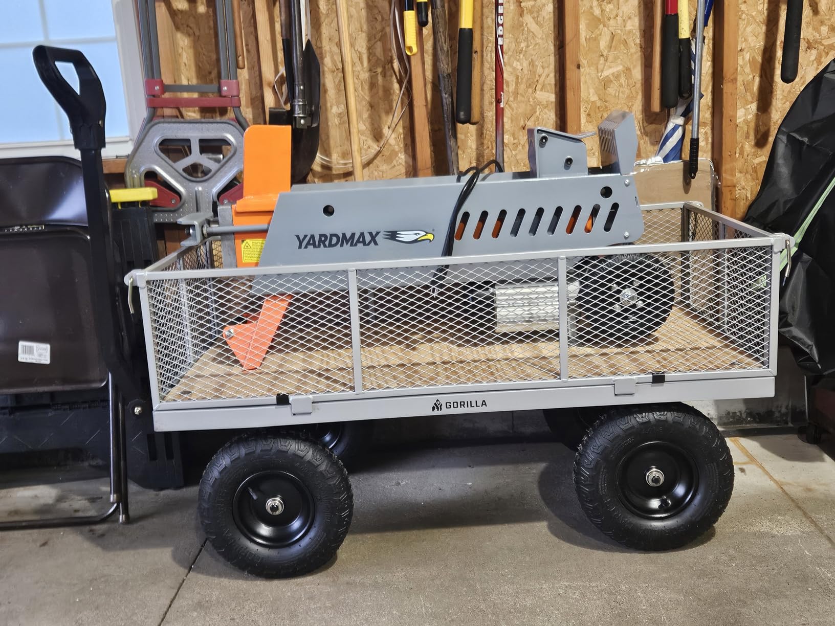 Gorilla Carts Steel Utility Cart, 4 Cu Ft Bed, 800 lb Load Capacity, Black customer photo 2