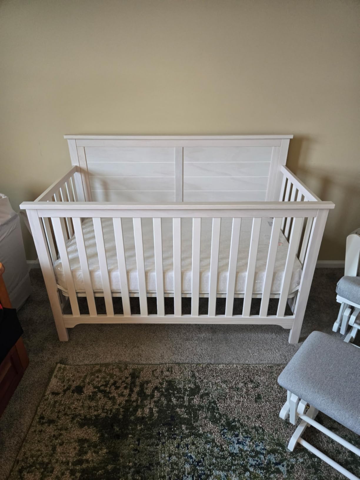 Sorelle Furniture Farmhouse 3-Piece Nursery Set with 4-in-1 Convertible Crib, 4-Drawer Dresser, and Changing Table with Shelves, Weathered White customer photo 2