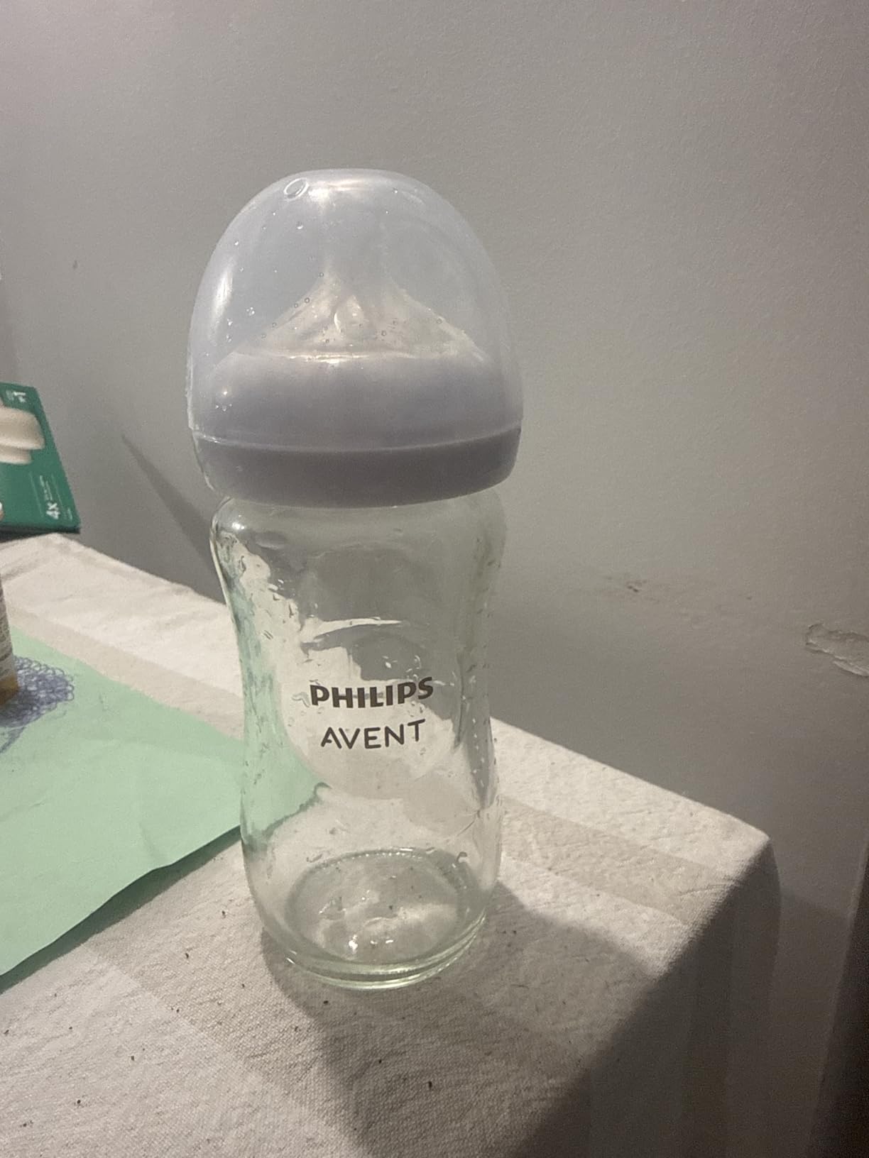 Philips Avent Glass Natural Bottle with Natural Response Nipple, Baby Gift Set, SCD858/01 customer photo 2