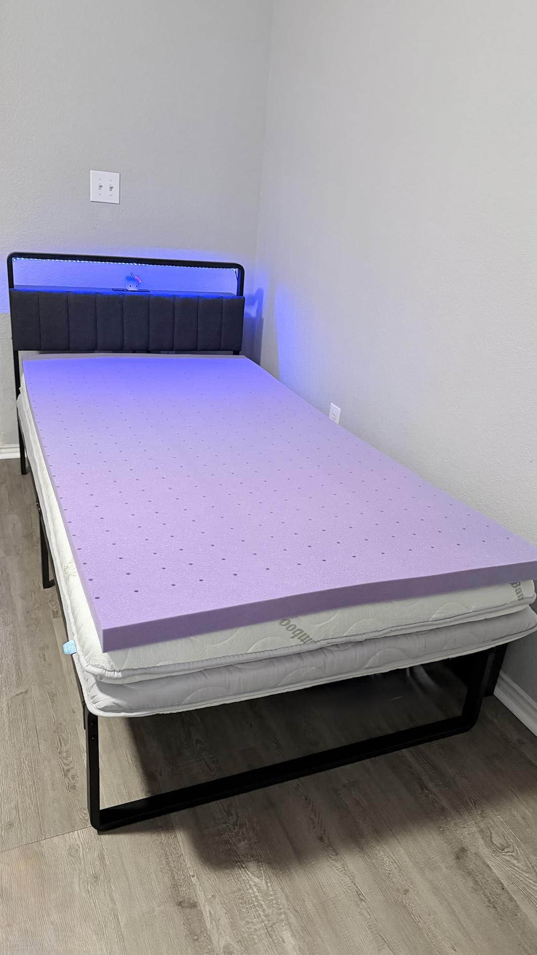SINWEEK 2 Inch Gel Memory Foam Mattress Topper Ventilated Soft Pressure Relieve Mattress Pad, Breathable Bed Topper, CertiPUR-US Certified, Twin Size customer photo 2