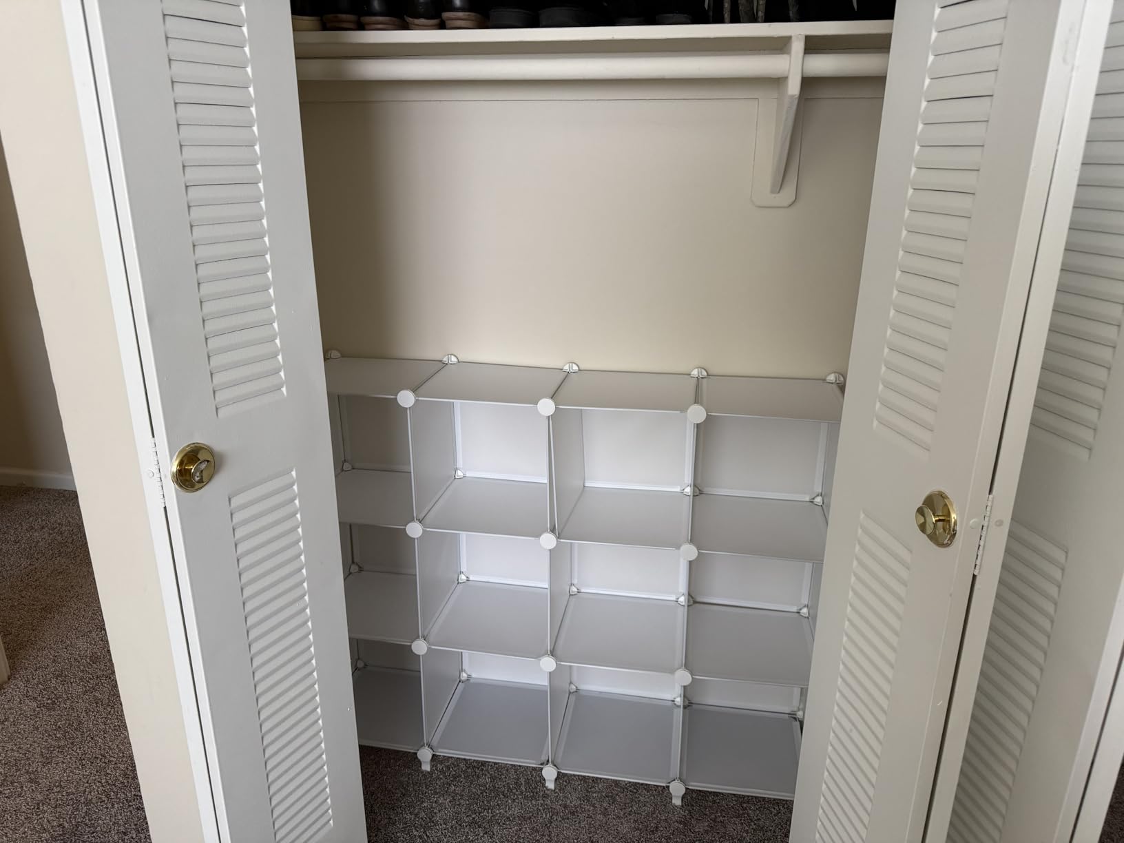 AWTATOS Cube Storage Organizer Storage 12 Cube Bookshelf DIY Plastic Closet Clothes Storage Shelves with Wooden Mallet, Stackable Storage Solution for Home, Bedroom, White customer photo 2
