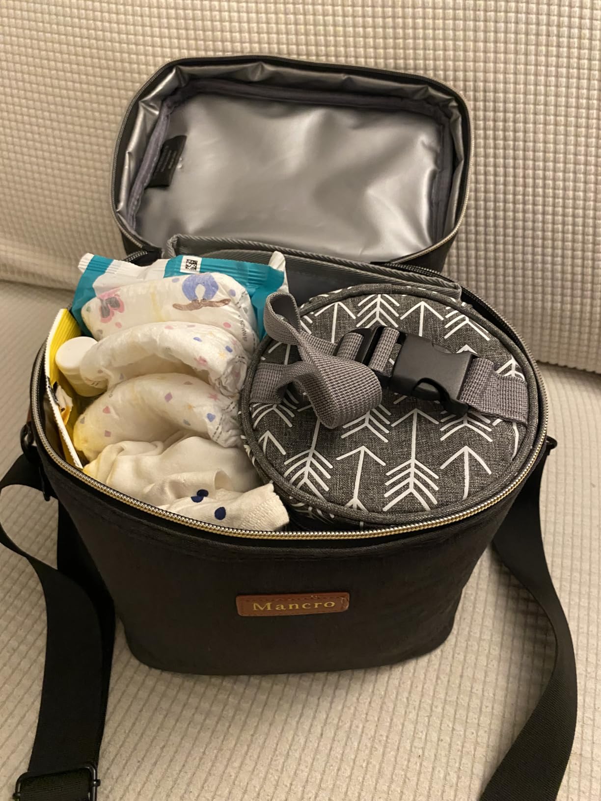 Mancro Breastmilk Cooler Bag with Ice Pack, Fits 6 Baby Bottles Up to 9 Ounce Insulated Baby Bottle Bag, Breast Milk Cooler on The go with Strap, Bottle Storage Bag for Nursing Mom Daycare, Black customer photo 1