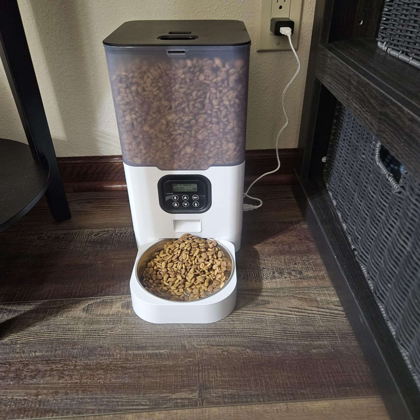 VOLUAS Automatic Cat Feeder, 4L Timed Dry Food Dispenser for Cats & Dogs | Programmable Portion Control, Up to 4 Meals Daily, Dual Power Supply, Power-Off Memory, 10-Second Voice Recorder customer photo 2