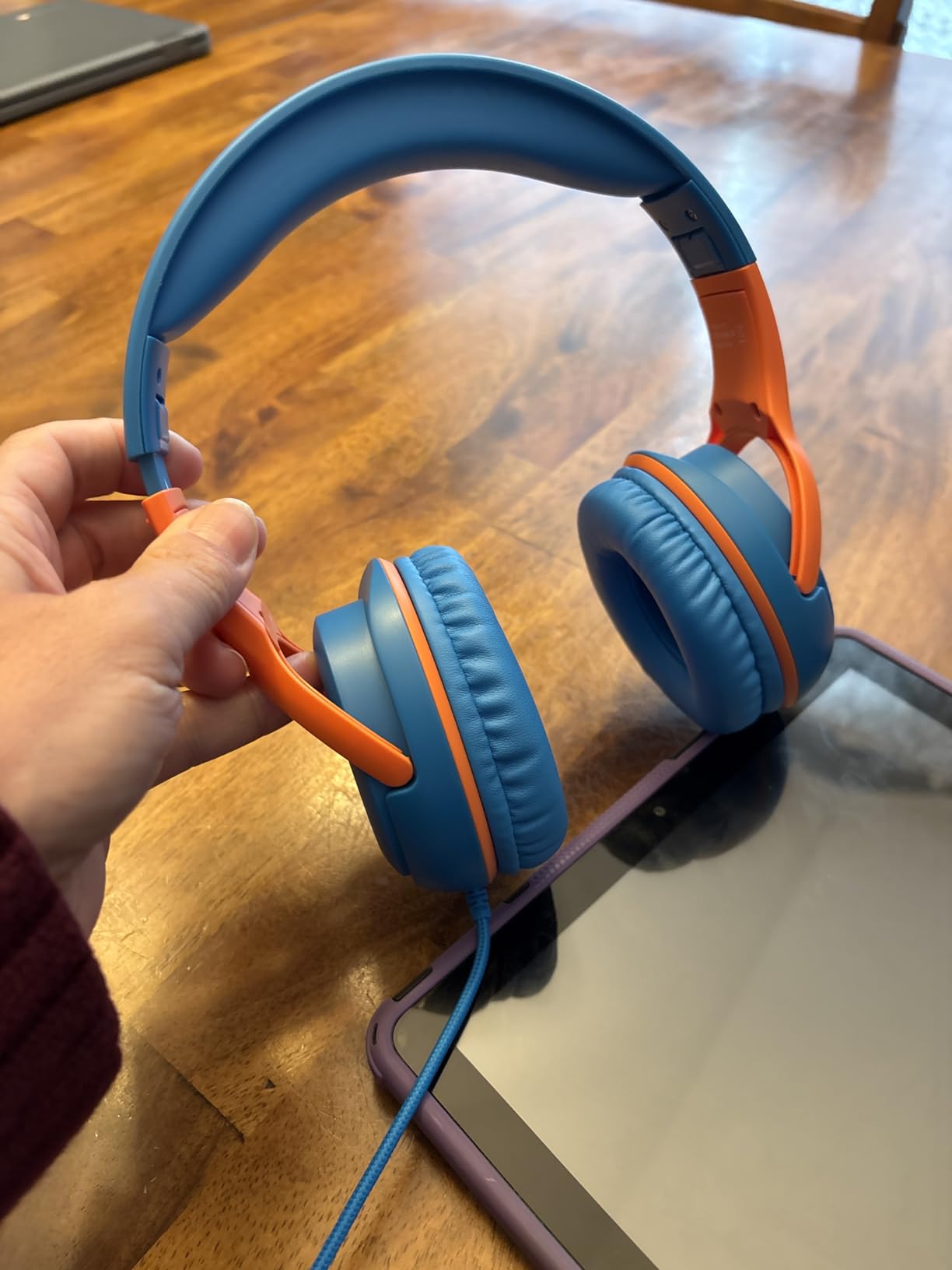 awatrue Kids Headphones Wired Toddler Headphones with Microphone, Over-Ear Headphones, 85/94dB Volume-Limiting, 3.5mm Jack, Foldable On-Ear Design - Safe & Comfortable for Learning & Entertainment customer photo 1