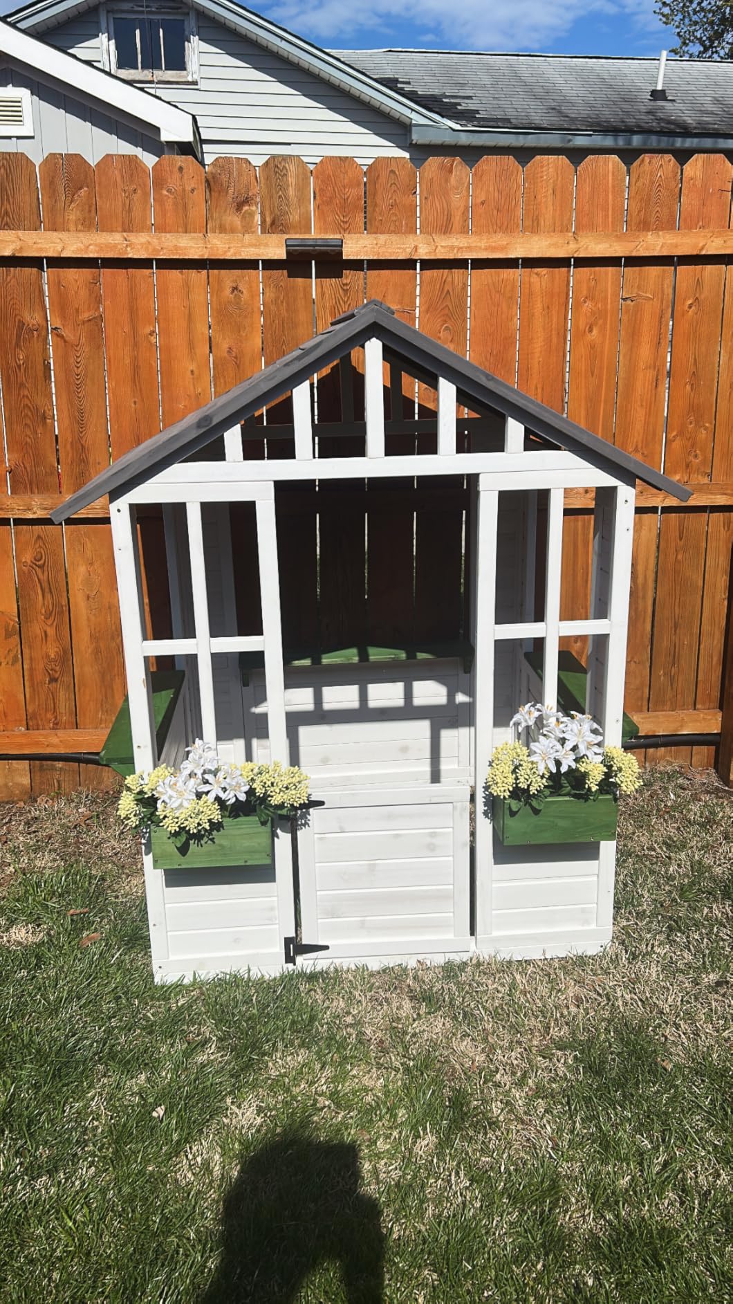 Outsunny Kids Wooden Playhouse, Outdoor Garden Games Cottage, with Working Door, Windows, Flowers Pot Holder, 47