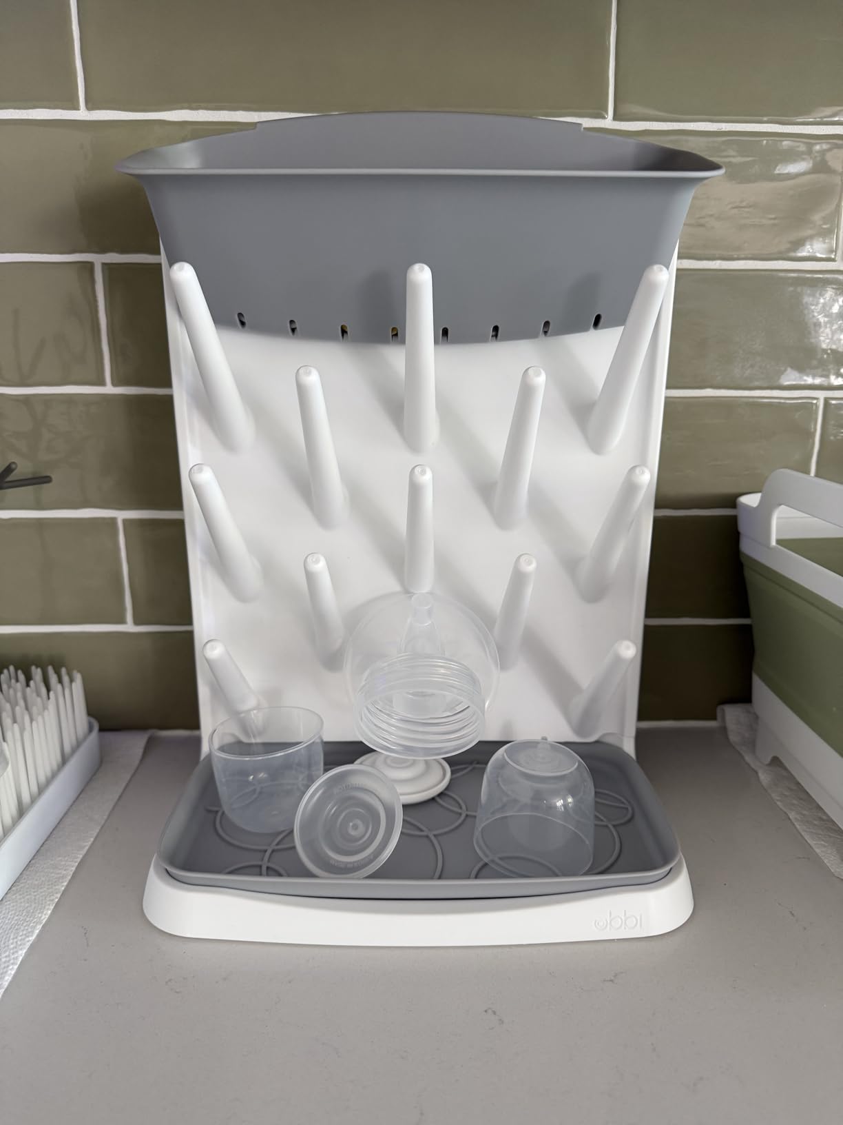 Ubbi Vertical Baby Bottle Drying Rack, Space Saving Countertop Drying Rack Baby Organizer, Gray customer photo 1