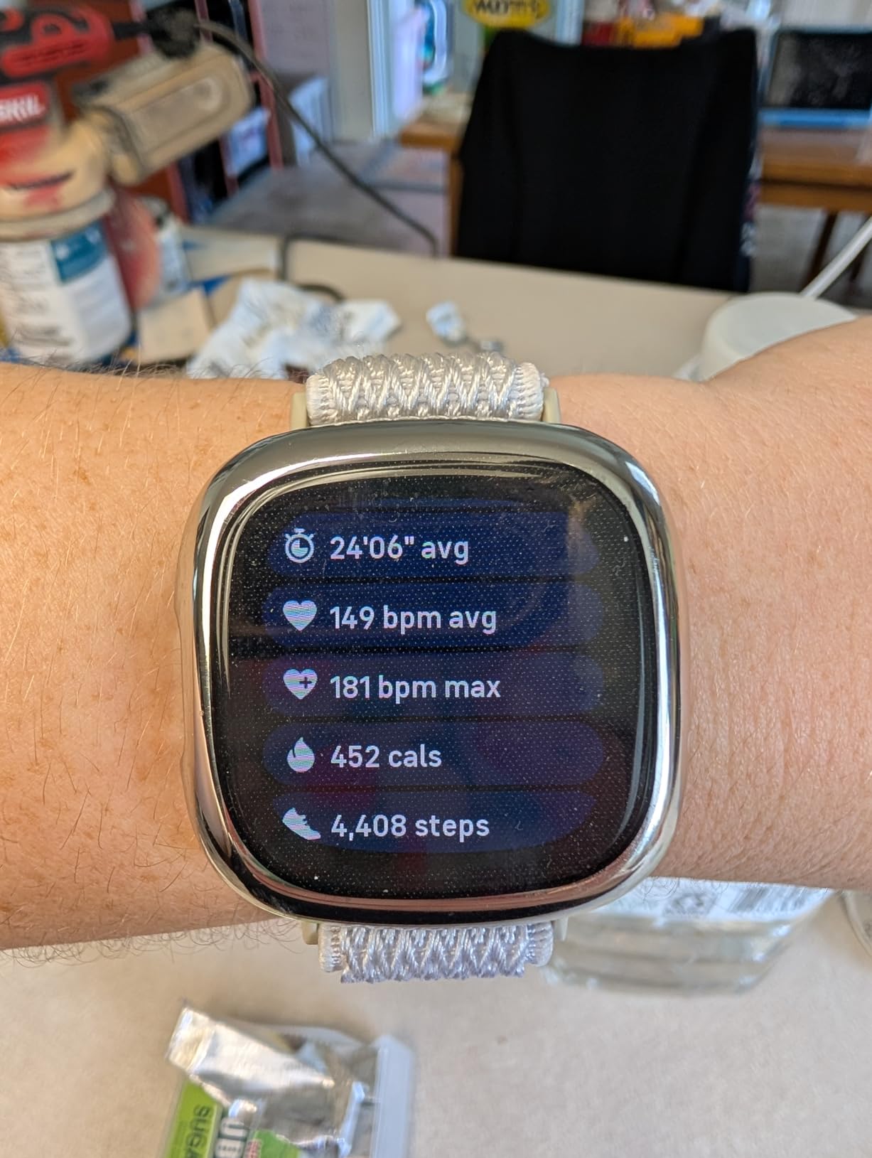 Fitbit Versa 4 Fitness Smartwatch with Daily Readiness, GPS, 24/7 Heart Rate, 40+ Exercise Modes, Sleep Tracking and more, Pink Sand/Copper Rose, One Size (S & L Bands Included) customer photo 2