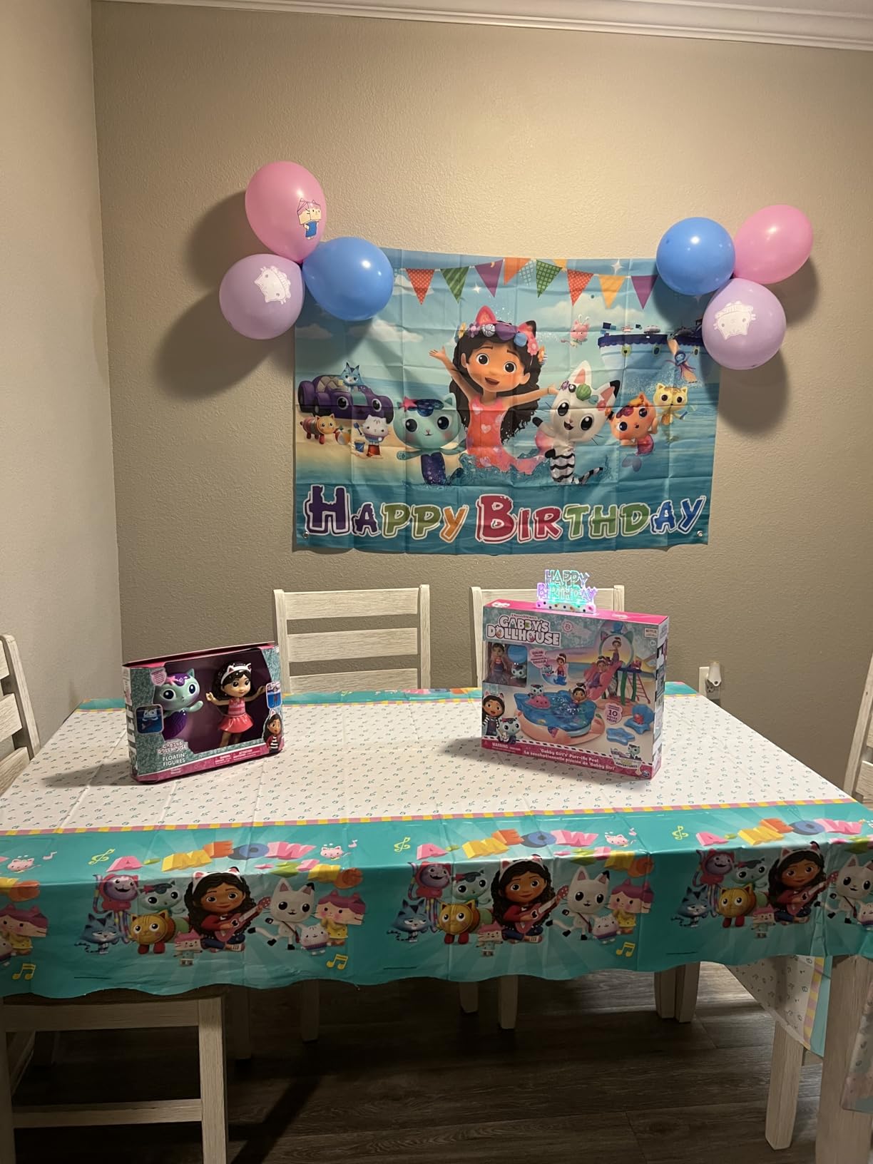 Gabby's Dollhouse, Purr-ific Pool Playset with Gabby and Mercat Figures, Color-Changing Mermaid Tails and Pool Accessories Kids Toys for Ages 3 and Up customer photo 1