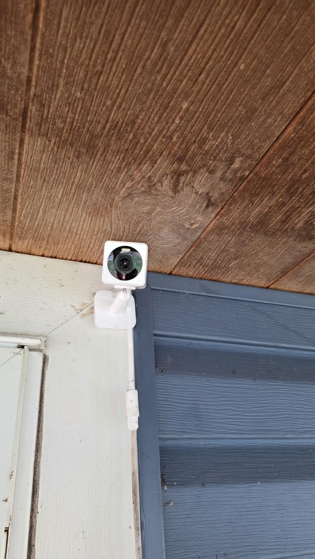 Wyze Cam OG Indoor/Outdoor 1080p Wi-Fi Smart Home Security Camera with Color Night Vision, Built-in Spotlight, Motion Detection, 2-Way Audio, Compatible with Alexa & Google, White, Free Expert Setup customer photo 2